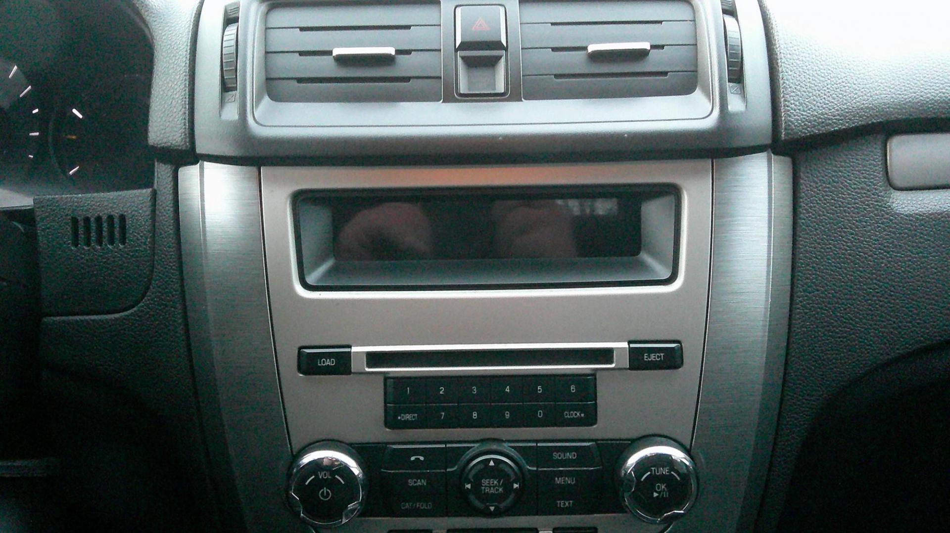 2012 SILVER Ford Fusion SE (3FAHP0HA7CR) with an 2.5L L4 DOHC 16V engine, located at 540a Delsea Drive, Sewell, NJ, 08080, (987) 867-5309, 39.752560, -75.111206 - Photo#19