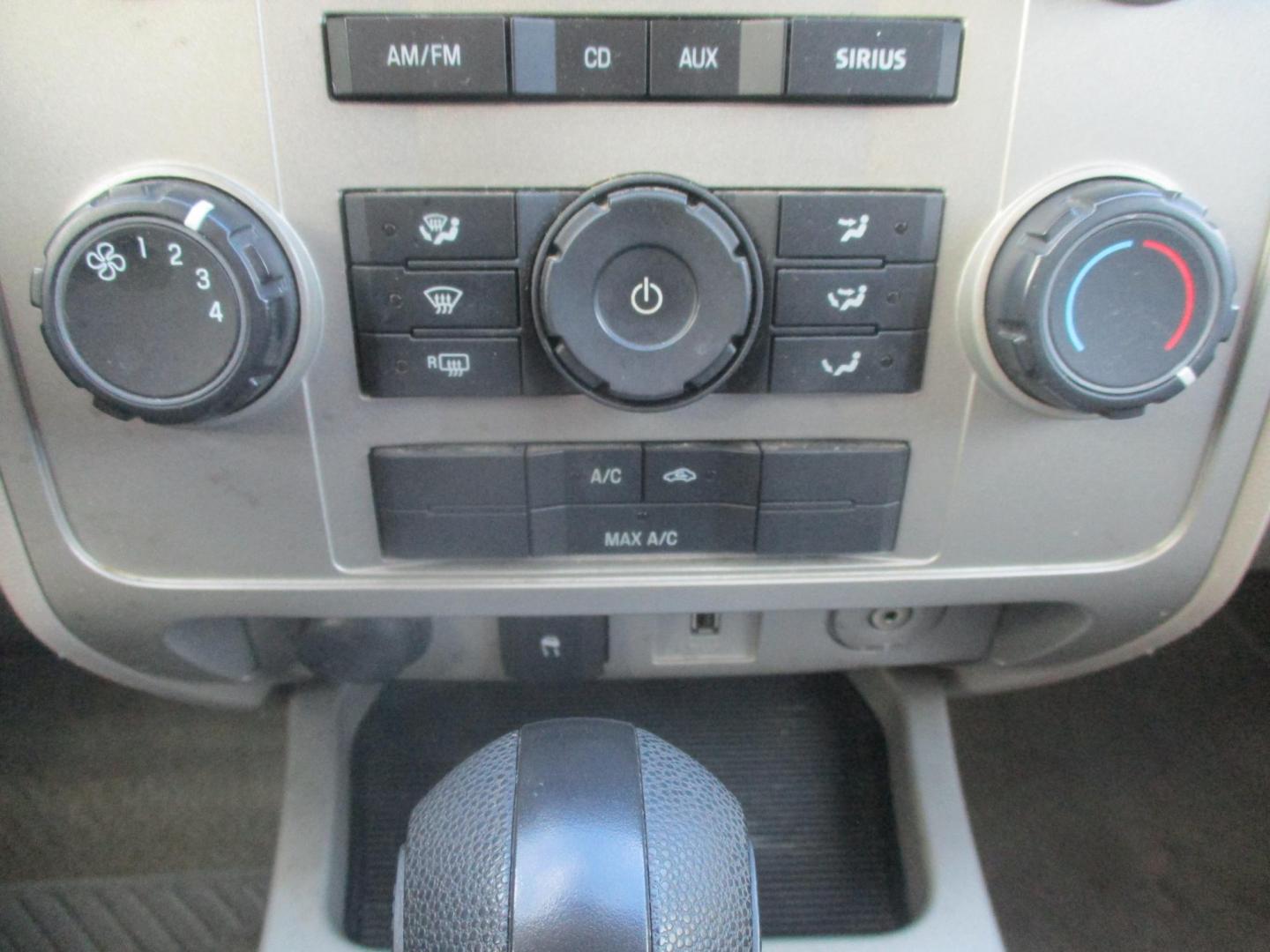 2010 BLUE Ford Escape XLT FWD (1FMCU0DG0AK) with an 3.0L V6 DOHC 24V engine, 6-Speed Automatic transmission, located at 540a Delsea Drive, Sewell, NJ, 08080, (987) 867-5309, 39.752560, -75.111206 - Photo#18