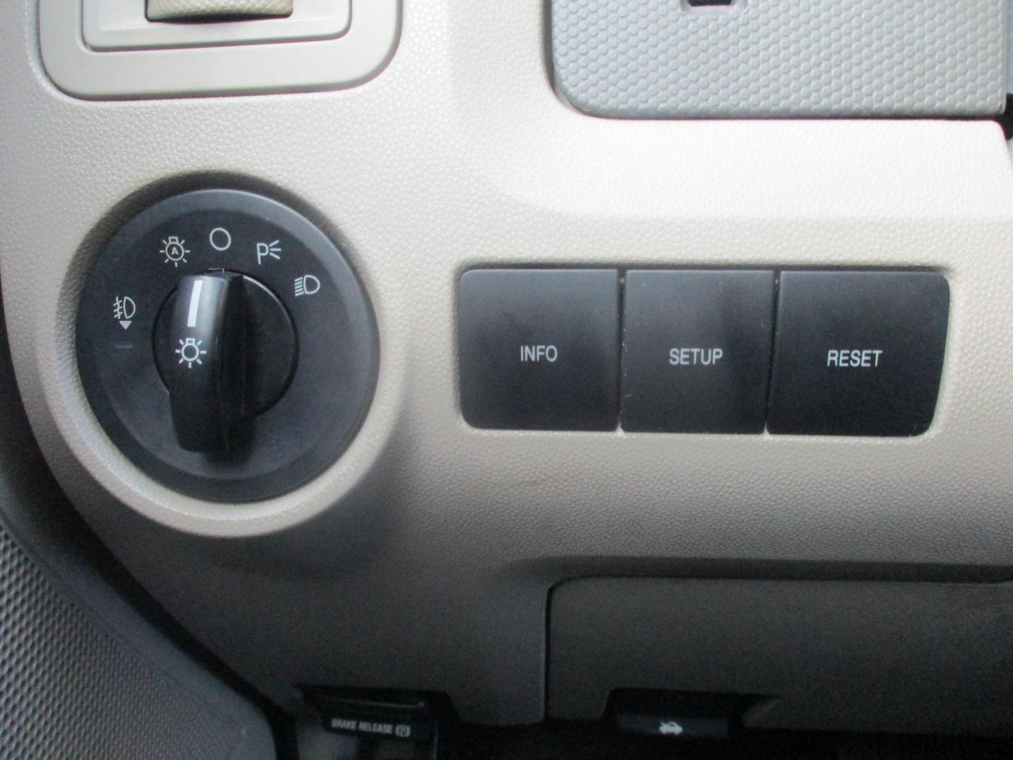 2010 BLUE Ford Escape XLT FWD (1FMCU0DG0AK) with an 3.0L V6 DOHC 24V engine, 6-Speed Automatic transmission, located at 540a Delsea Drive, Sewell, NJ, 08080, (987) 867-5309, 39.752560, -75.111206 - Photo#20