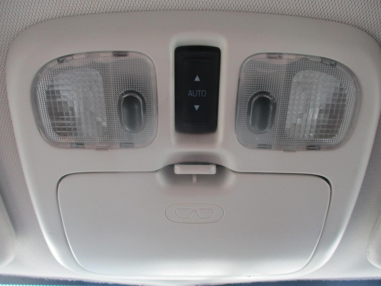 2010 BLUE Ford Escape XLT FWD (1FMCU0DG0AK) with an 3.0L V6 DOHC 24V engine, 6-Speed Automatic transmission, located at 540a Delsea Drive, Sewell, NJ, 08080, (987) 867-5309, 39.752560, -75.111206 - Photo#22