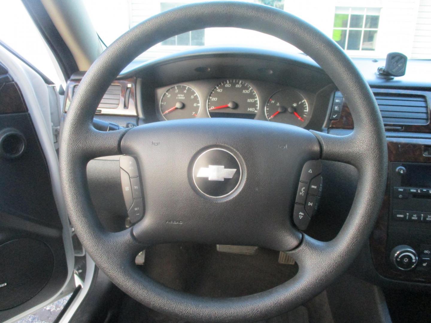 2016 WHITE Chevrolet Impala Limited LTZ (2G1WC5E33G1) with an 3.6L V6 DOHC 16V FFV engine, 6A transmission, located at 540a Delsea Drive, Sewell, NJ, 08080, (987) 867-5309, 39.752560, -75.111206 - Photo#16