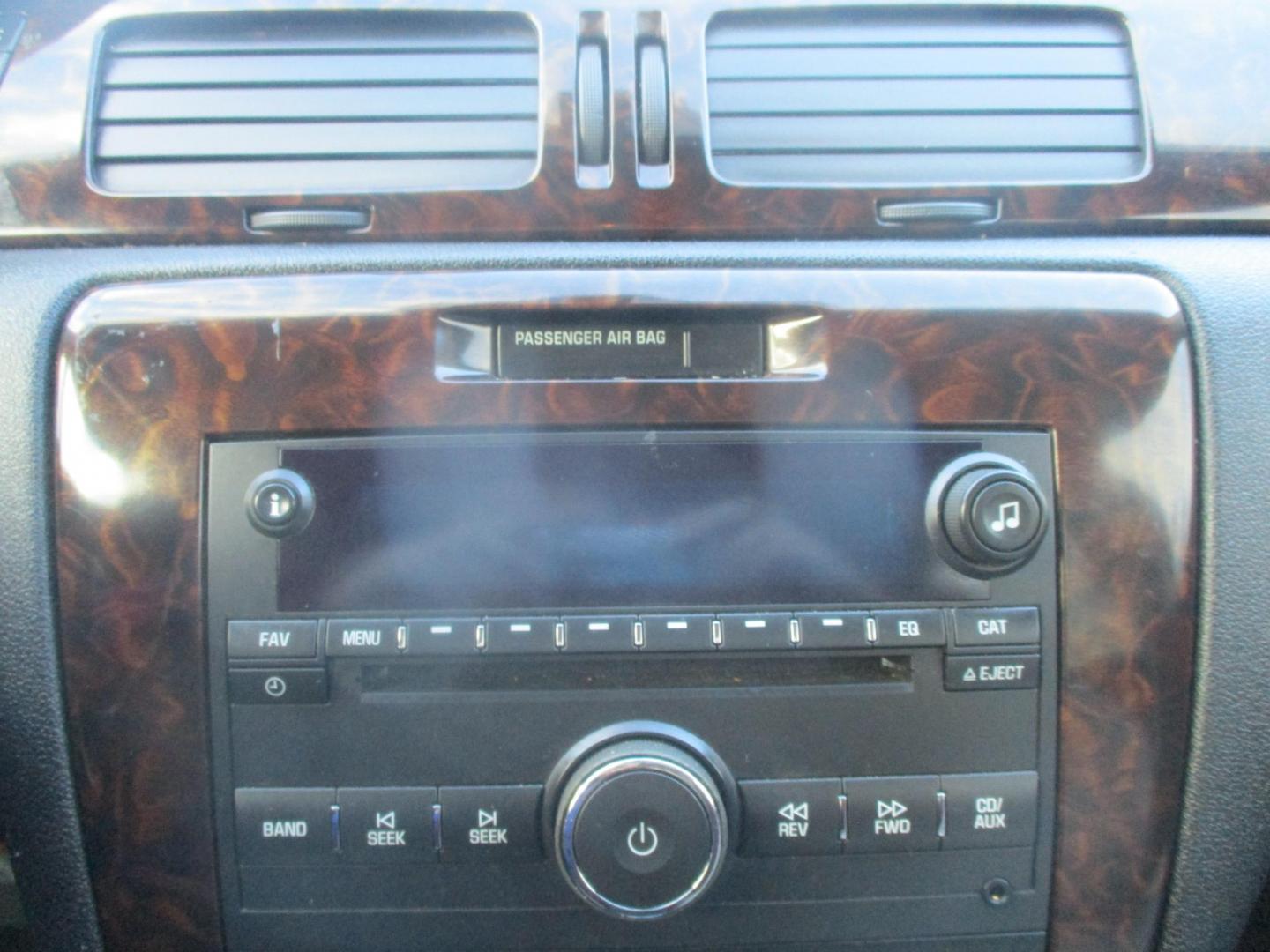 2016 WHITE Chevrolet Impala Limited LTZ (2G1WC5E33G1) with an 3.6L V6 DOHC 16V FFV engine, 6A transmission, located at 540a Delsea Drive, Sewell, NJ, 08080, (987) 867-5309, 39.752560, -75.111206 - Photo#19