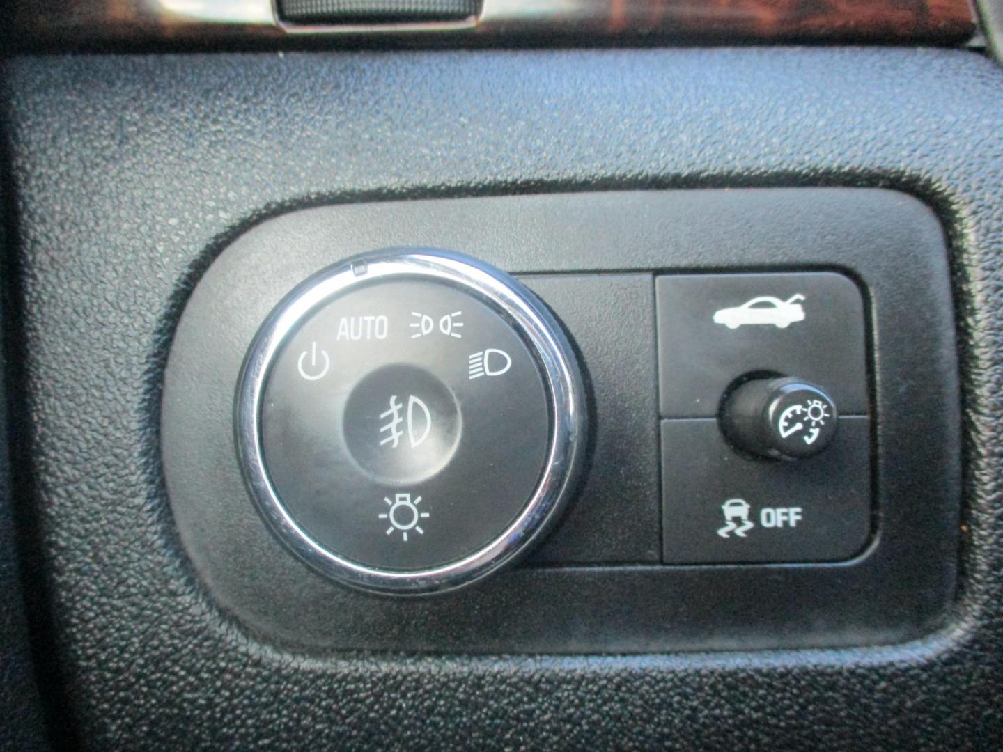 2016 WHITE Chevrolet Impala Limited LTZ (2G1WC5E33G1) with an 3.6L V6 DOHC 16V FFV engine, 6A transmission, located at 540a Delsea Drive, Sewell, NJ, 08080, (987) 867-5309, 39.752560, -75.111206 - Photo#22