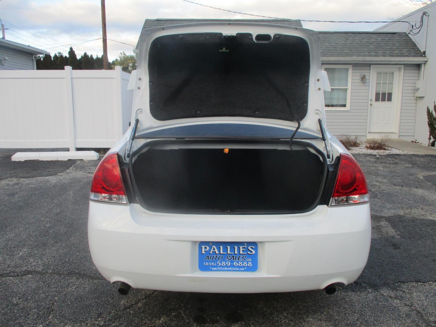 2016 WHITE Chevrolet Impala Limited LTZ (2G1WC5E33G1) with an 3.6L V6 DOHC 16V FFV engine, 6A transmission, located at 540a Delsea Drive, Sewell, NJ, 08080, (987) 867-5309, 39.752560, -75.111206 - Photo#24