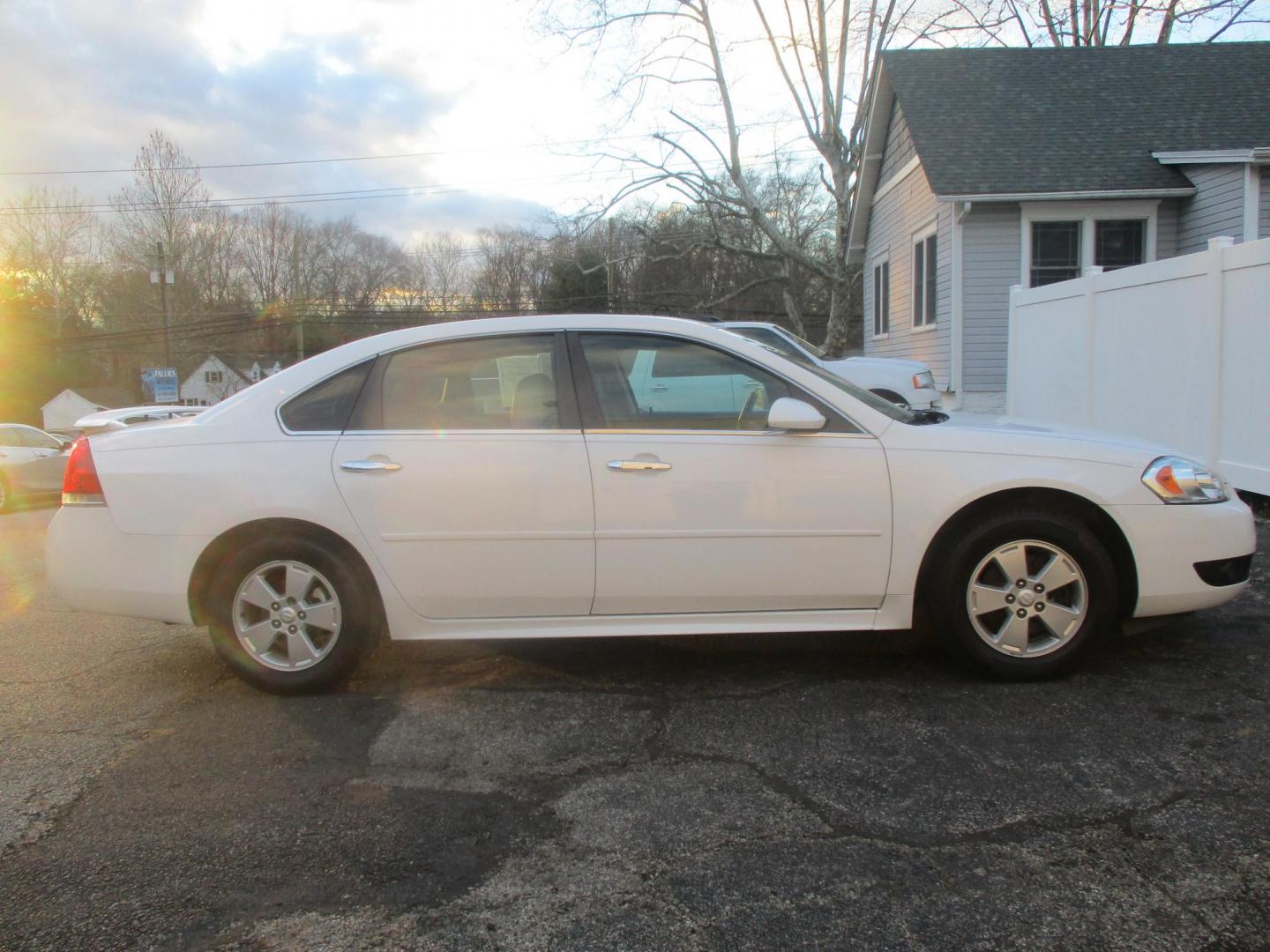 2016 WHITE Chevrolet Impala Limited LTZ (2G1WC5E33G1) with an 3.6L V6 DOHC 16V FFV engine, 6A transmission, located at 540a Delsea Drive, Sewell, NJ, 08080, (987) 867-5309, 39.752560, -75.111206 - Photo#7