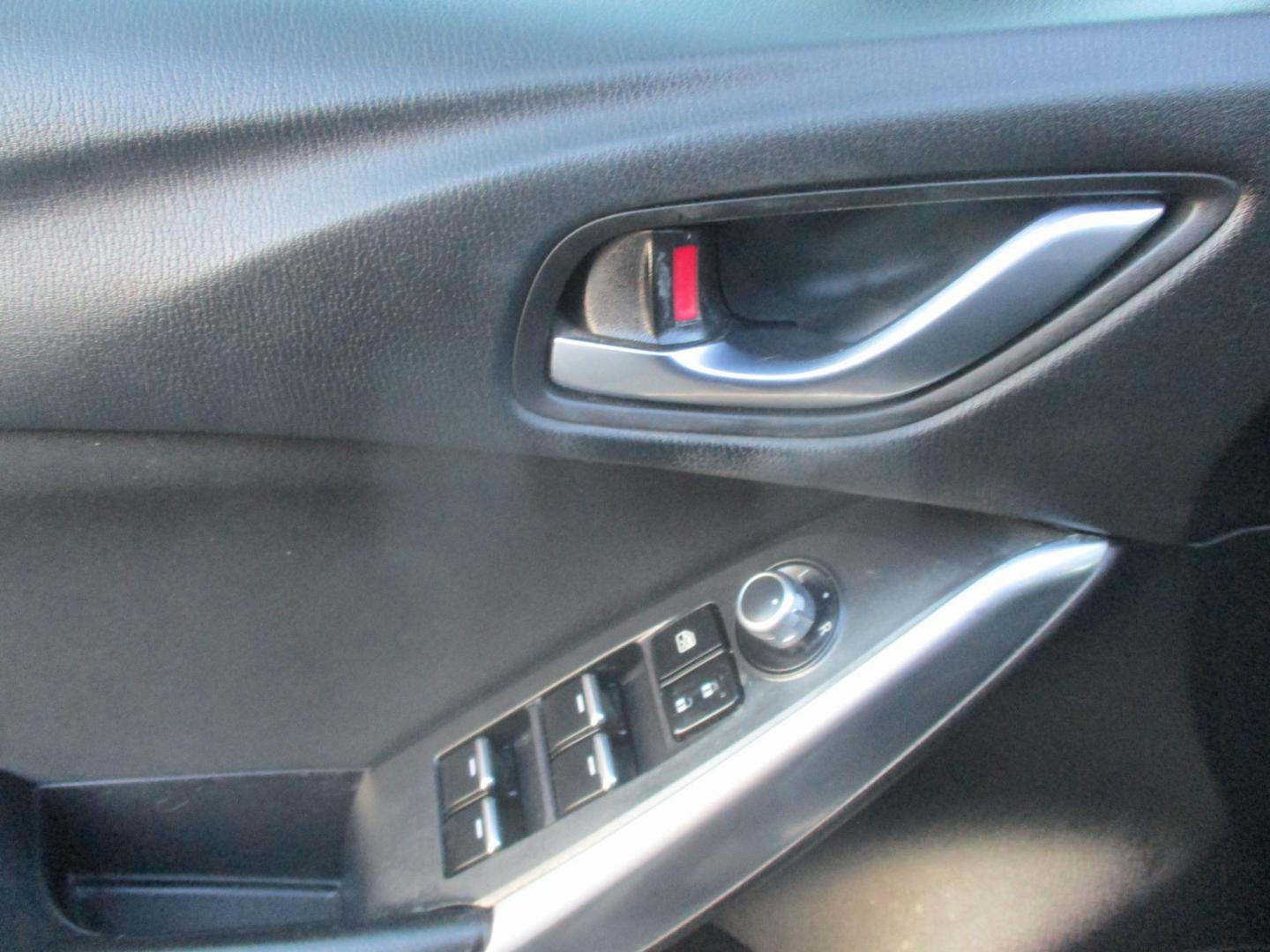 2016 GRAY Mazda Mazda6 i Sport AT (JM1GJ1U54G1) with an 2.5L L4 DOHC 16V engine, 6-Speed Automatic transmission, located at 540a Delsea Drive, Sewell, NJ, 08080, (987) 867-5309, 39.752560, -75.111206 - Photo#11