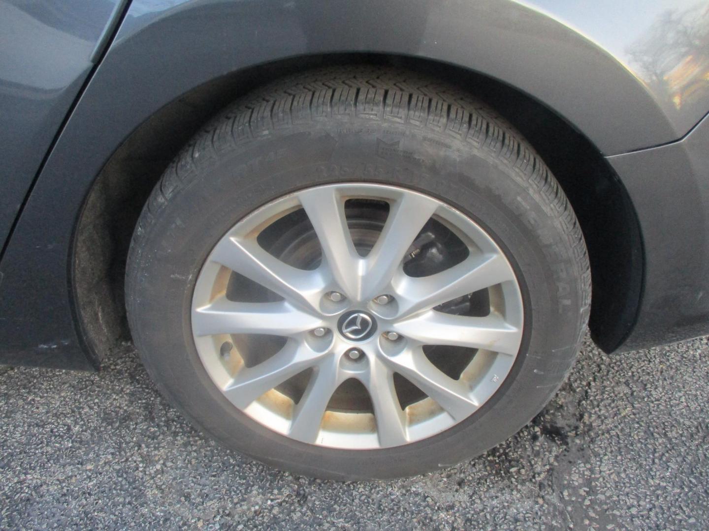 2016 GRAY Mazda Mazda6 i Sport AT (JM1GJ1U54G1) with an 2.5L L4 DOHC 16V engine, 6-Speed Automatic transmission, located at 540a Delsea Drive, Sewell, NJ, 08080, (987) 867-5309, 39.752560, -75.111206 - Photo#25