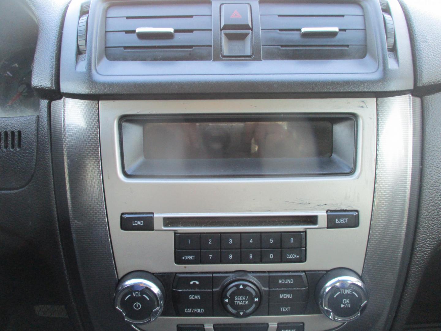 2010 WHITE Ford Fusion SEL (3FAHP0JA5AR) with an 2.5L L4 DOHC 16V engine, located at 540a Delsea Drive, Sewell, NJ, 08080, (987) 867-5309, 39.752560, -75.111206 - Photo#18