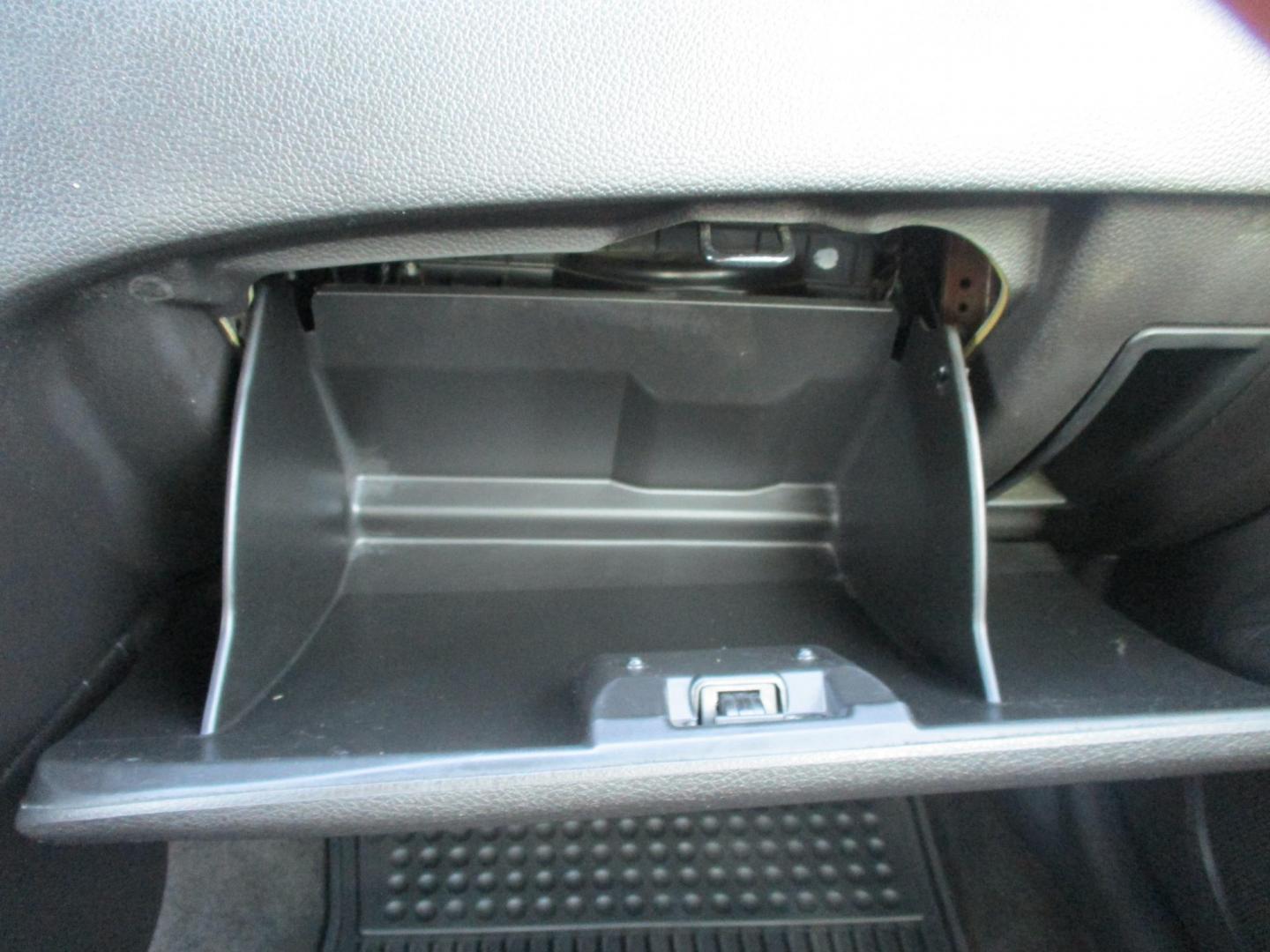 2010 WHITE Ford Fusion SEL (3FAHP0JA5AR) with an 2.5L L4 DOHC 16V engine, located at 540a Delsea Drive, Sewell, NJ, 08080, (987) 867-5309, 39.752560, -75.111206 - Photo#20