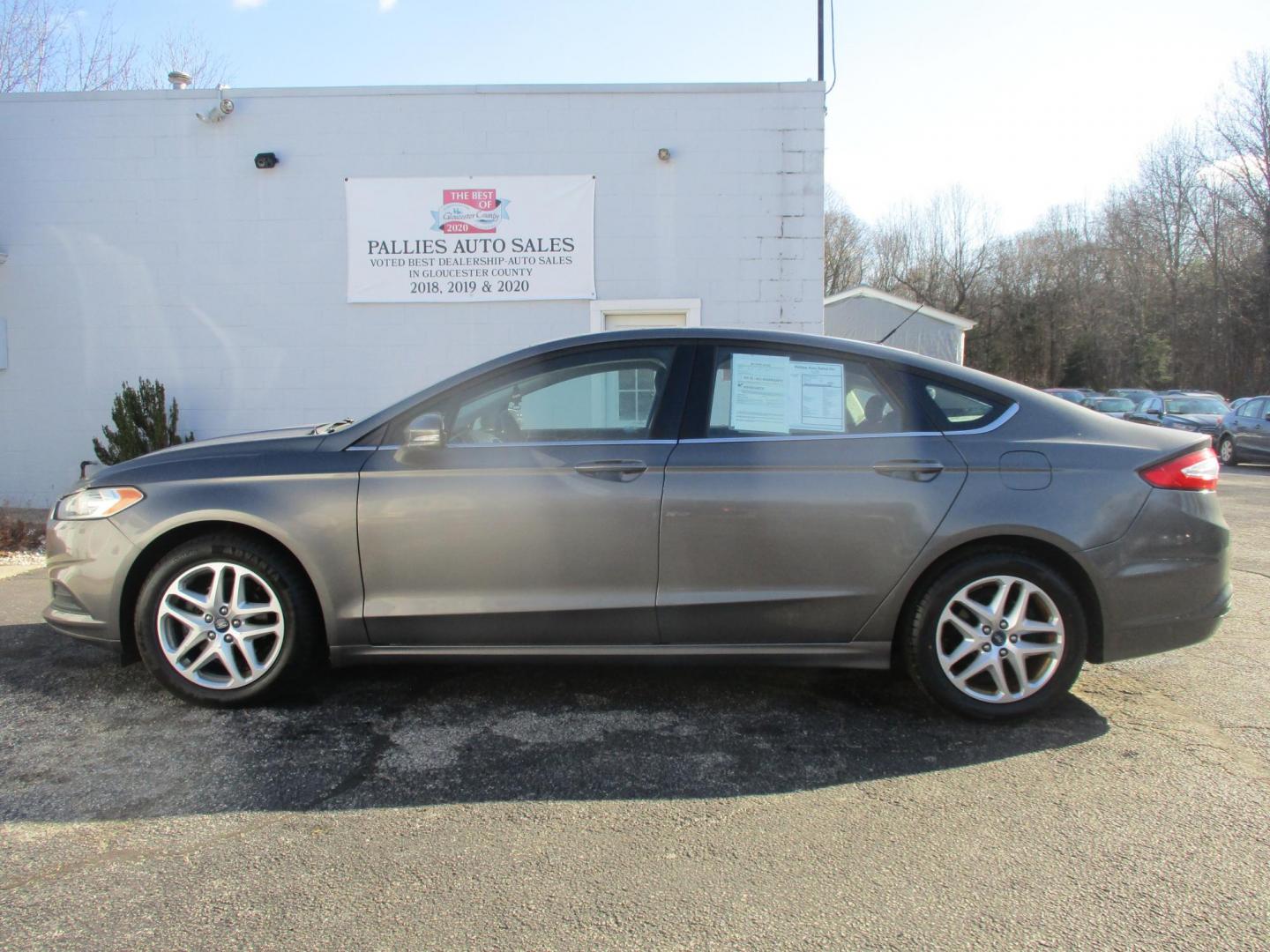2014 GRAY Ford Fusion SE (1FA6P0H74E5) with an 2.5L L4 DOHC 16V engine, located at 540a Delsea Drive, Sewell, NJ, 08080, (987) 867-5309, 39.752560, -75.111206 - Photo#1