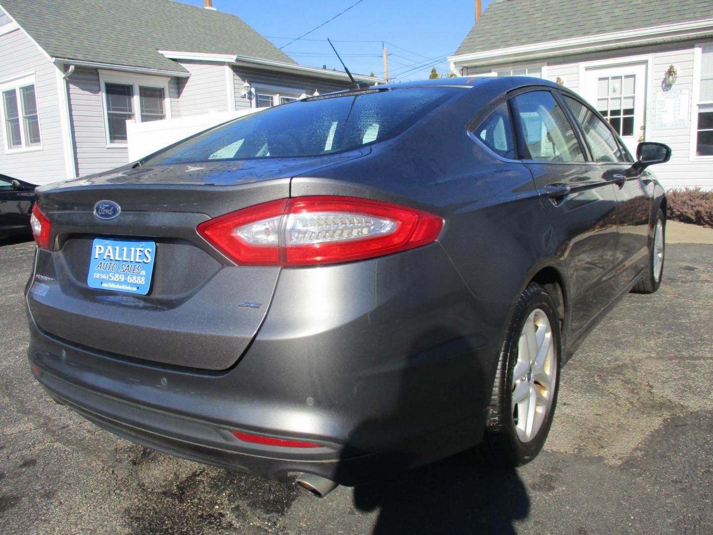 2014 GRAY Ford Fusion SE (1FA6P0H74E5) with an 2.5L L4 DOHC 16V engine, located at 540a Delsea Drive, Sewell, NJ, 08080, (987) 867-5309, 39.752560, -75.111206 - Photo#5