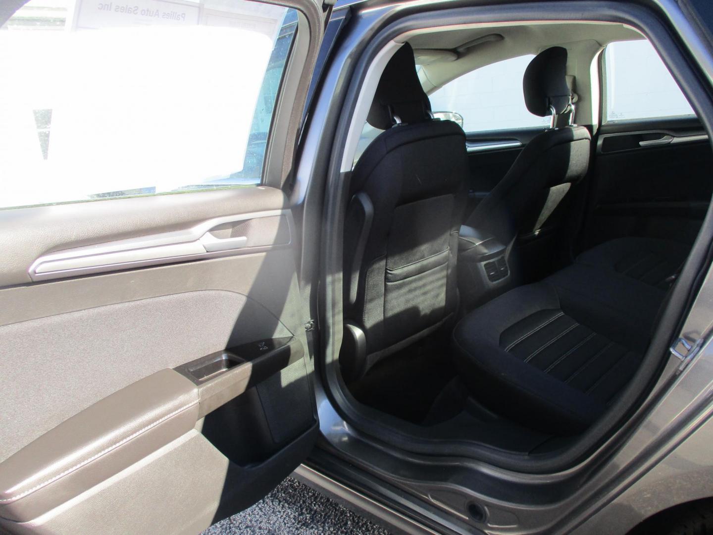 2014 GRAY Ford Fusion SE (1FA6P0H74E5) with an 2.5L L4 DOHC 16V engine, located at 540a Delsea Drive, Sewell, NJ, 08080, (987) 867-5309, 39.752560, -75.111206 - Photo#12