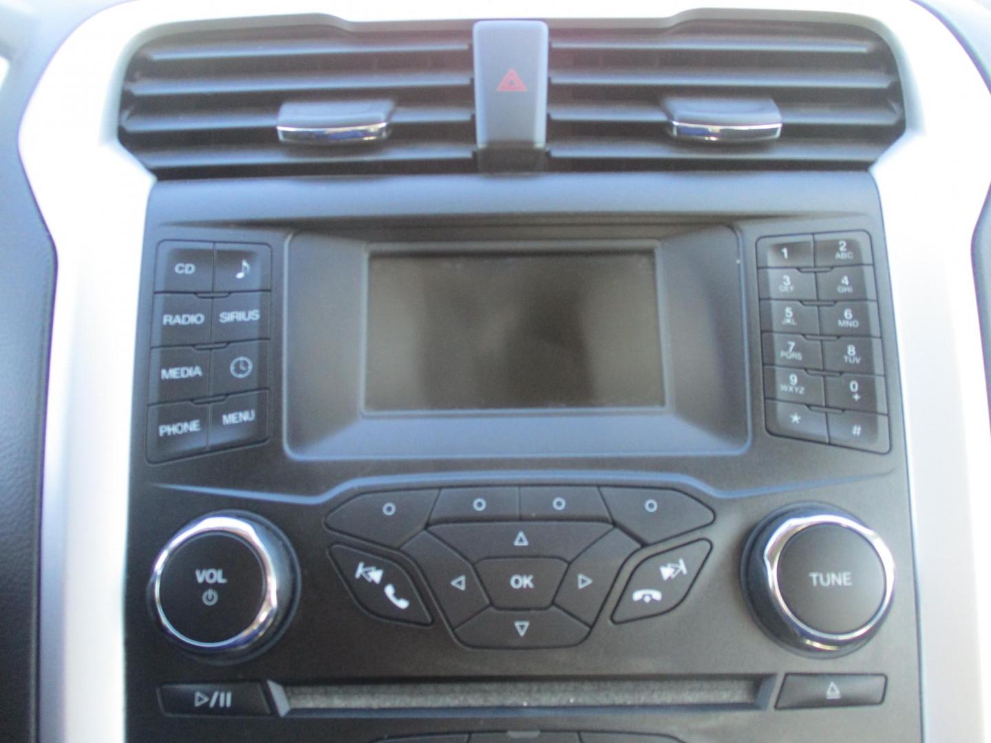 2014 GRAY Ford Fusion SE (1FA6P0H74E5) with an 2.5L L4 DOHC 16V engine, located at 540a Delsea Drive, Sewell, NJ, 08080, (987) 867-5309, 39.752560, -75.111206 - Photo#18