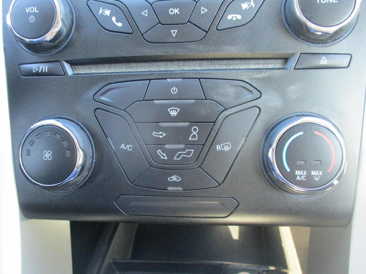 2014 GRAY Ford Fusion SE (1FA6P0H74E5) with an 2.5L L4 DOHC 16V engine, located at 540a Delsea Drive, Sewell, NJ, 08080, (987) 867-5309, 39.752560, -75.111206 - Photo#19