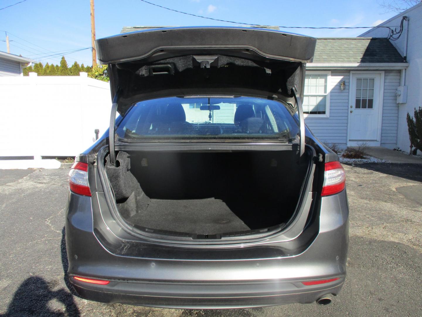 2014 GRAY Ford Fusion SE (1FA6P0H74E5) with an 2.5L L4 DOHC 16V engine, located at 540a Delsea Drive, Sewell, NJ, 08080, (987) 867-5309, 39.752560, -75.111206 - Photo#23