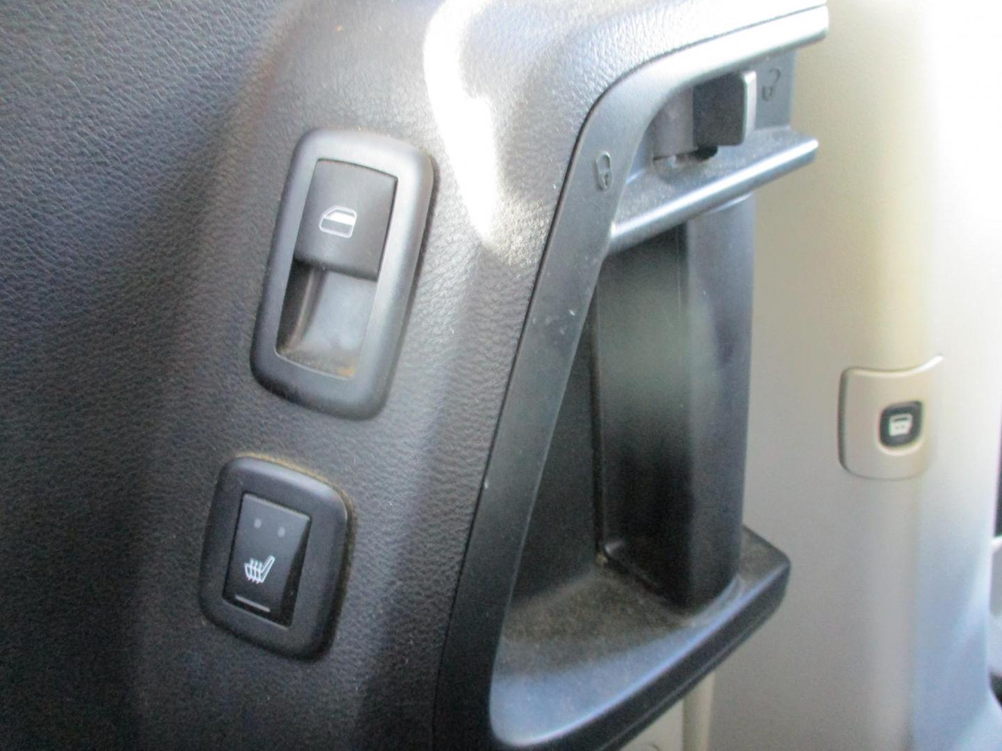 2012 BLACK Chrysler Town & Country Touring-L (2C4RC1CG4CR) with an 3.6L V6 DOHC 24V engine, 6-Speed Automatic transmission, located at 540a Delsea Drive, Sewell, NJ, 08080, (987) 867-5309, 39.752560, -75.111206 - Photo#14