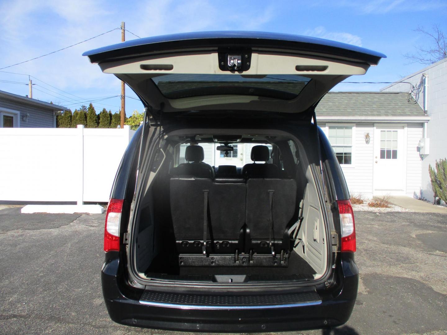 2012 BLACK Chrysler Town & Country Touring-L (2C4RC1CG4CR) with an 3.6L V6 DOHC 24V engine, 6-Speed Automatic transmission, located at 540a Delsea Drive, Sewell, NJ, 08080, (987) 867-5309, 39.752560, -75.111206 - Photo#23