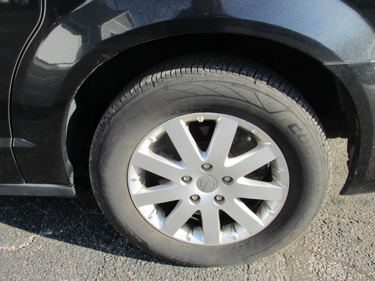 2012 BLACK Chrysler Town & Country Touring-L (2C4RC1CG4CR) with an 3.6L V6 DOHC 24V engine, 6-Speed Automatic transmission, located at 540a Delsea Drive, Sewell, NJ, 08080, (987) 867-5309, 39.752560, -75.111206 - Photo#25