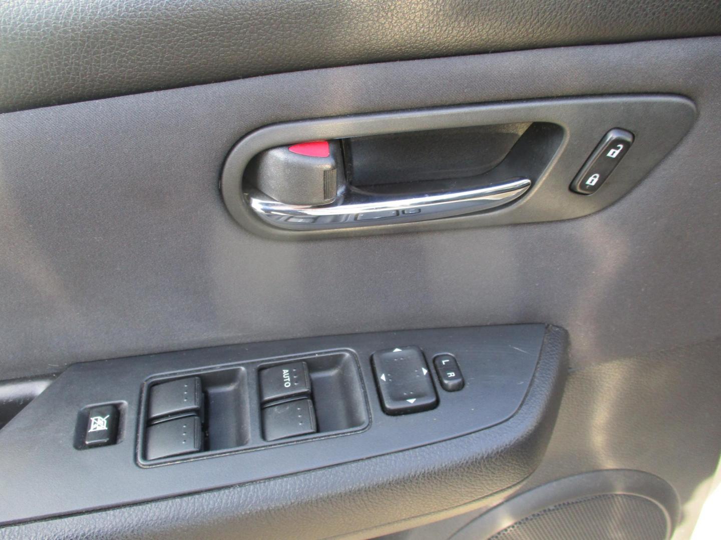 2011 GRAY Mazda MAZDA6 I Grand Touring (1YVHZ8CH5B5) with an 2.5L L4 DOHC 16V engine, 5-Speed Automatic transmission, located at 540a Delsea Drive, Sewell, NJ, 08080, (987) 867-5309, 39.752560, -75.111206 - Photo#10