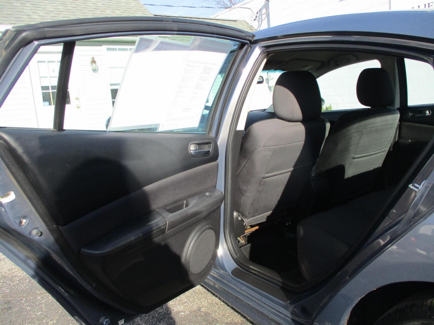 2011 GRAY Mazda MAZDA6 I Grand Touring (1YVHZ8CH5B5) with an 2.5L L4 DOHC 16V engine, 5-Speed Automatic transmission, located at 540a Delsea Drive, Sewell, NJ, 08080, (987) 867-5309, 39.752560, -75.111206 - Photo#12