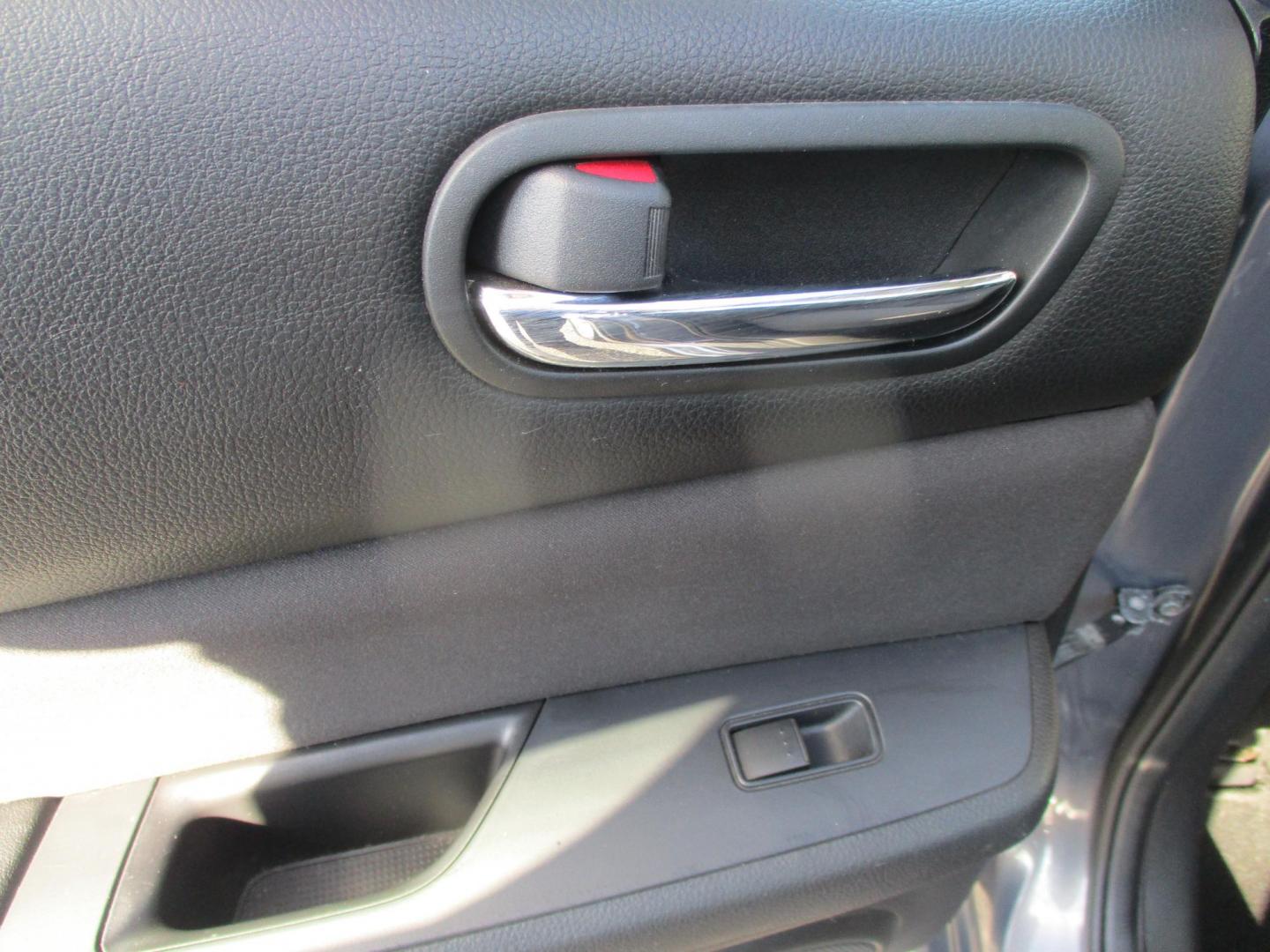 2011 GRAY Mazda MAZDA6 I Grand Touring (1YVHZ8CH5B5) with an 2.5L L4 DOHC 16V engine, 5-Speed Automatic transmission, located at 540a Delsea Drive, Sewell, NJ, 08080, (987) 867-5309, 39.752560, -75.111206 - Photo#13