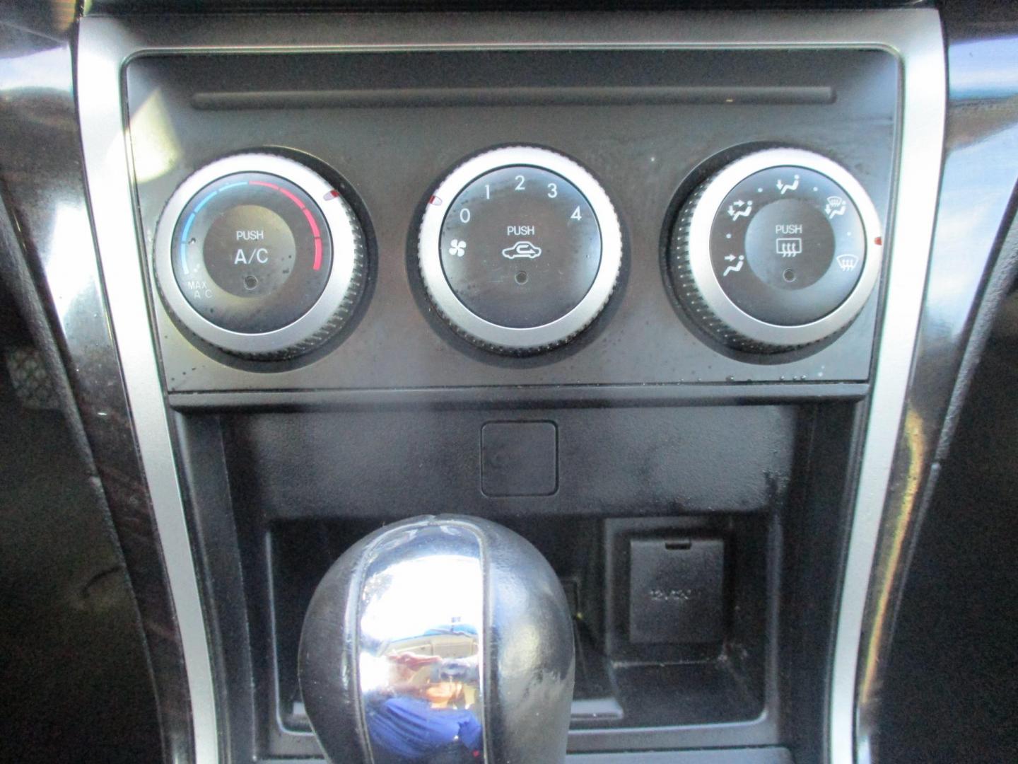 2011 GRAY Mazda MAZDA6 I Grand Touring (1YVHZ8CH5B5) with an 2.5L L4 DOHC 16V engine, 5-Speed Automatic transmission, located at 540a Delsea Drive, Sewell, NJ, 08080, (987) 867-5309, 39.752560, -75.111206 - Photo#19