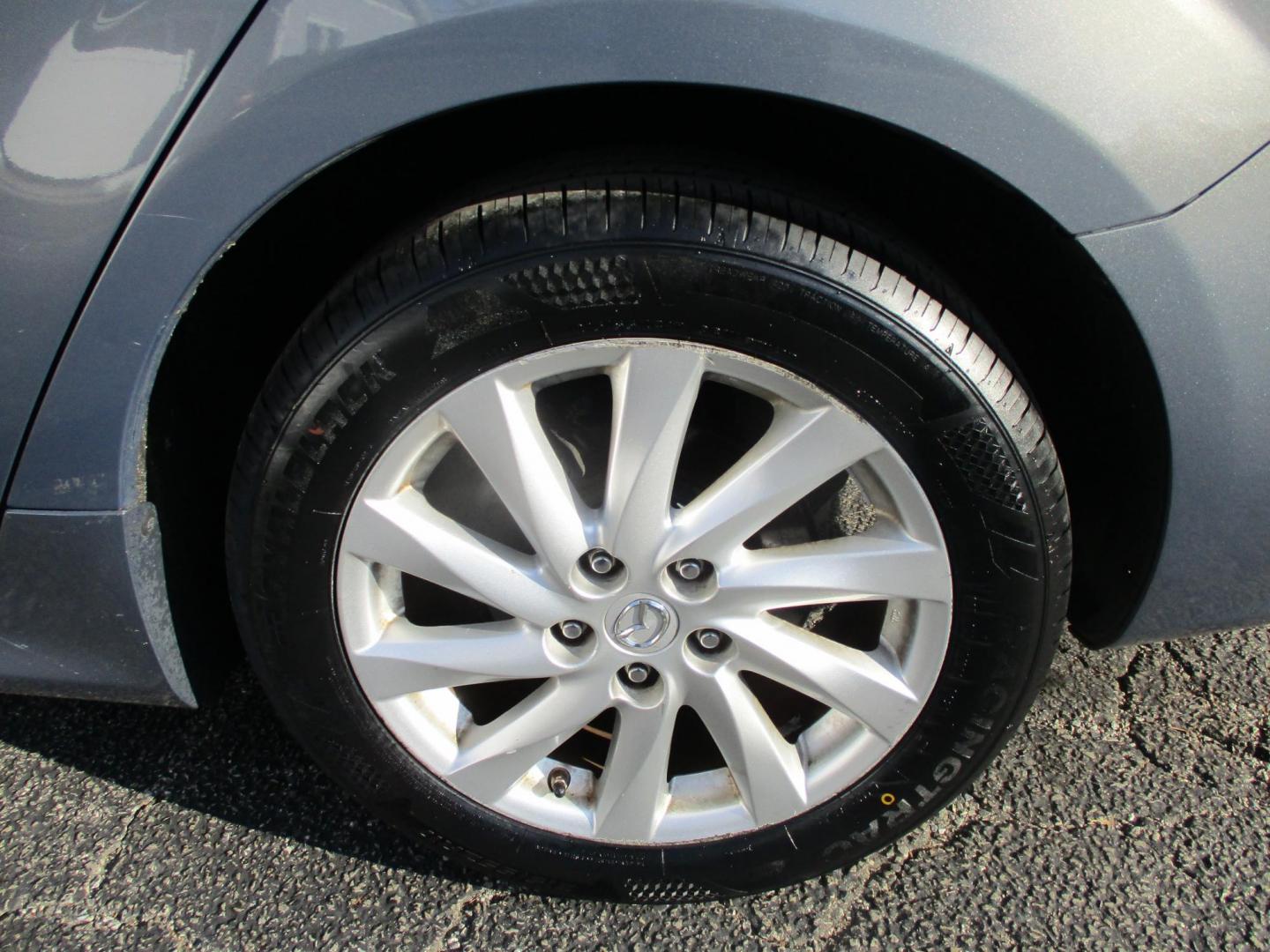 2011 GRAY Mazda MAZDA6 I Grand Touring (1YVHZ8CH5B5) with an 2.5L L4 DOHC 16V engine, 5-Speed Automatic transmission, located at 540a Delsea Drive, Sewell, NJ, 08080, (987) 867-5309, 39.752560, -75.111206 - Photo#25