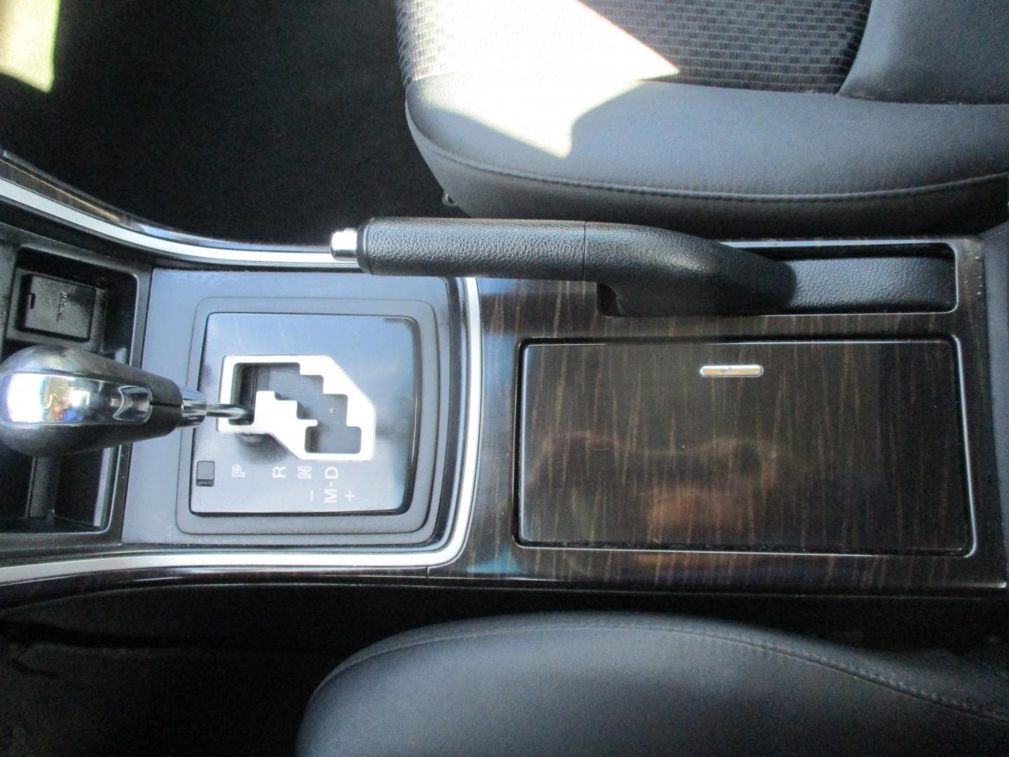 2011 GRAY Mazda MAZDA6 I Grand Touring (1YVHZ8CH5B5) with an 2.5L L4 DOHC 16V engine, 5-Speed Automatic transmission, located at 540a Delsea Drive, Sewell, NJ, 08080, (987) 867-5309, 39.752560, -75.111206 - Photo#20