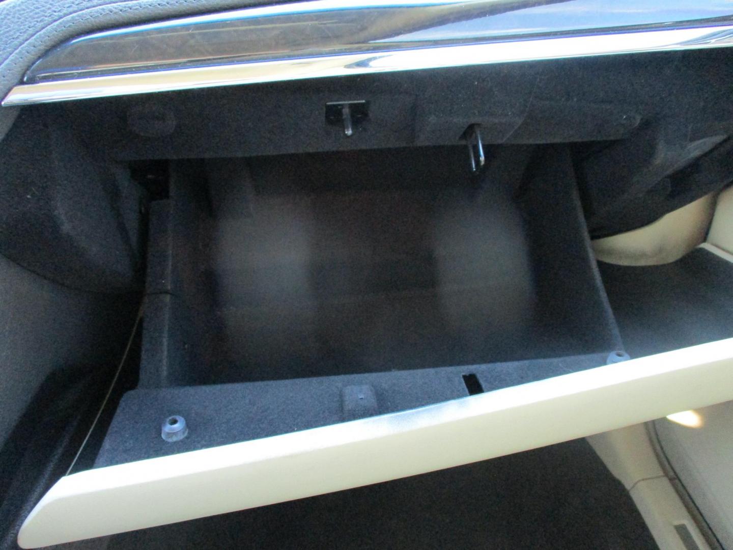 2015 BLACK Lincoln MKS AWD (1LNHL9EK0FG) with an 3.7L V6 DOHC 24V engine, 6-Speed Automatic transmission, located at 540a Delsea Drive, Sewell, NJ, 08080, (987) 867-5309, 39.752560, -75.111206 - Photo#24