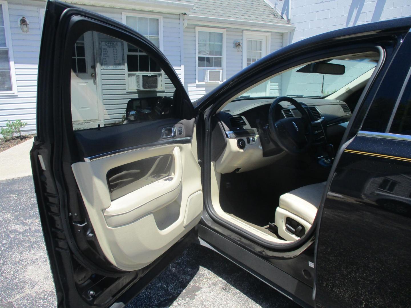 2015 BLACK Lincoln MKS AWD (1LNHL9EK0FG) with an 3.7L V6 DOHC 24V engine, 6-Speed Automatic transmission, located at 540a Delsea Drive, Sewell, NJ, 08080, (987) 867-5309, 39.752560, -75.111206- Photo#10