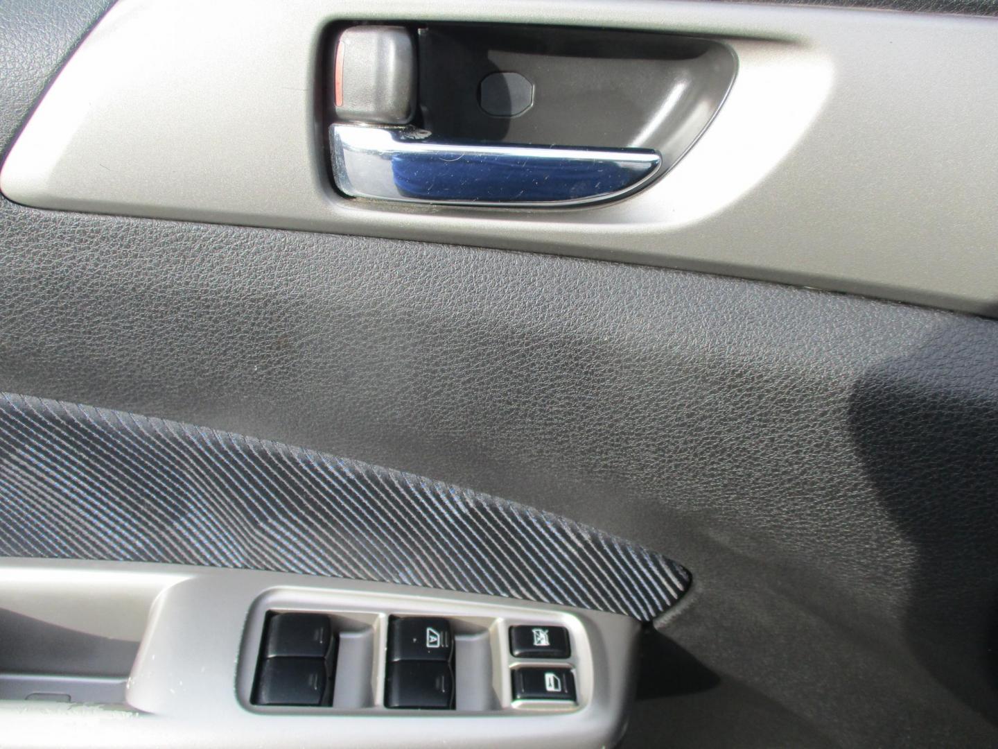 2009 SILVER Subaru Forester 2.5X Premium (JF2SH63699H) with an 2.5L H4 SOHC 16V engine, 4-Speed Automatic transmission, located at 540a Delsea Drive, Sewell, NJ, 08080, (987) 867-5309, 39.752560, -75.111206 - Photo#11