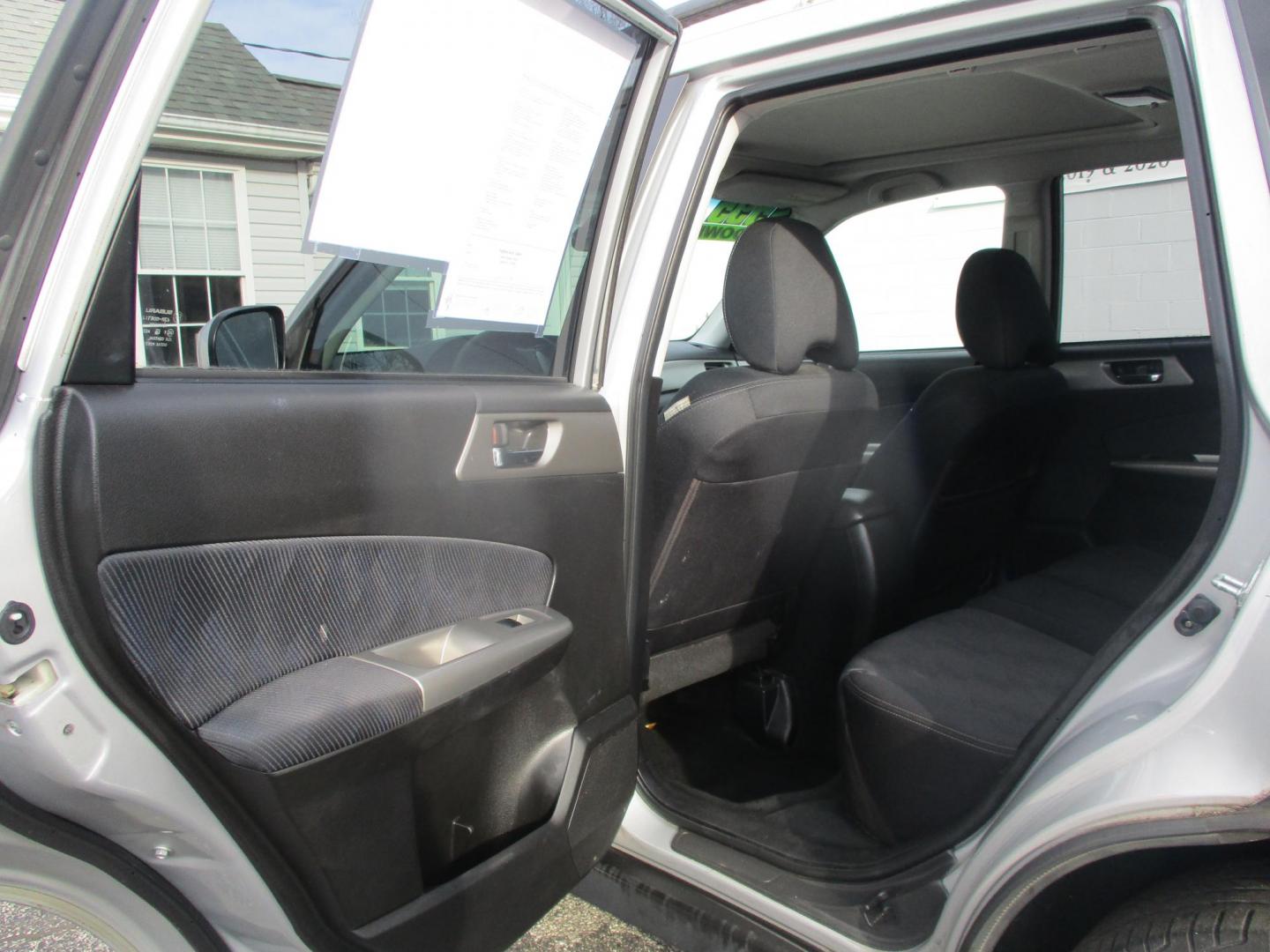 2009 SILVER Subaru Forester 2.5X Premium (JF2SH63699H) with an 2.5L H4 SOHC 16V engine, 4-Speed Automatic transmission, located at 540a Delsea Drive, Sewell, NJ, 08080, (987) 867-5309, 39.752560, -75.111206 - Photo#13