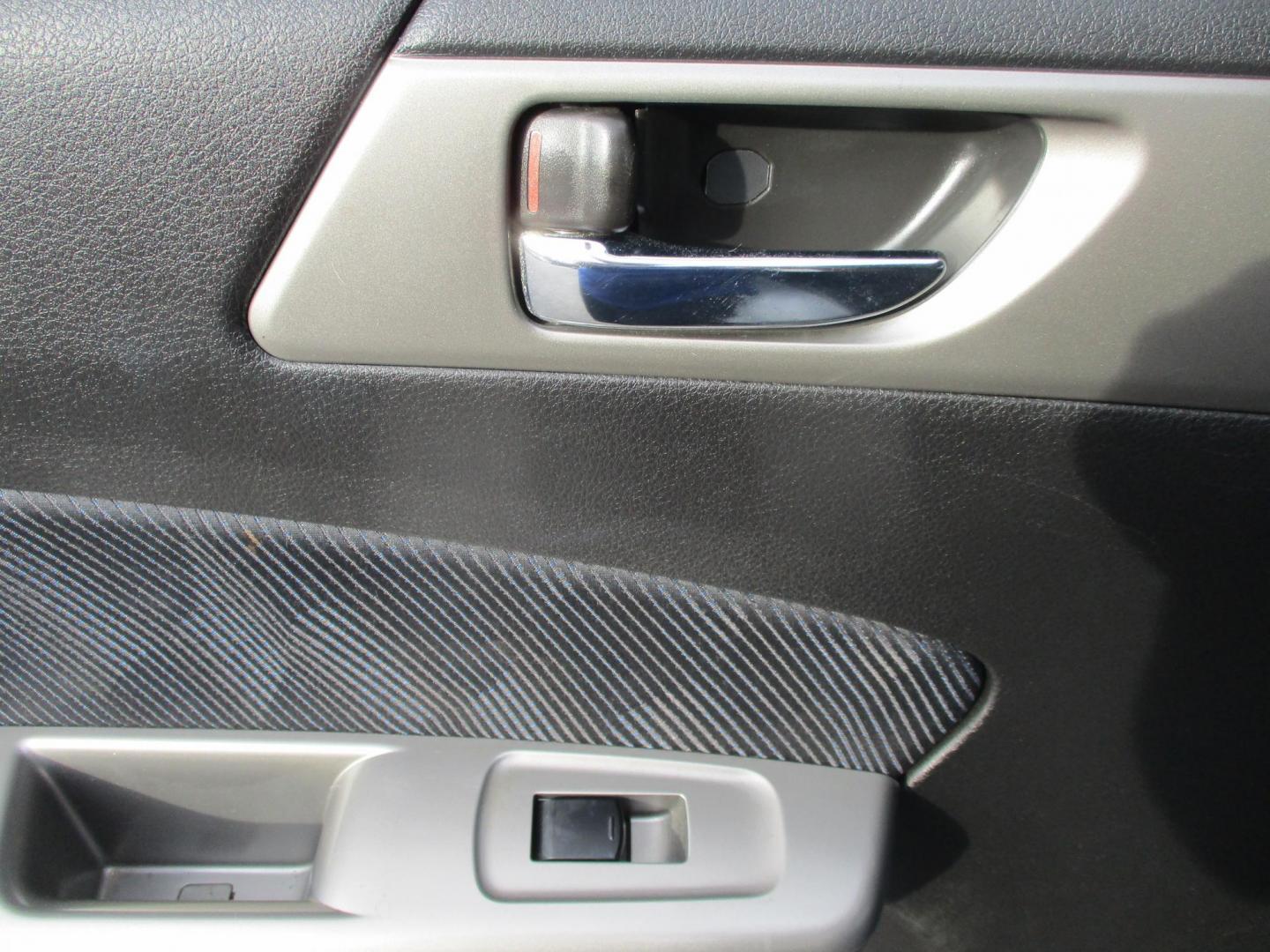 2009 SILVER Subaru Forester 2.5X Premium (JF2SH63699H) with an 2.5L H4 SOHC 16V engine, 4-Speed Automatic transmission, located at 540a Delsea Drive, Sewell, NJ, 08080, (987) 867-5309, 39.752560, -75.111206 - Photo#14