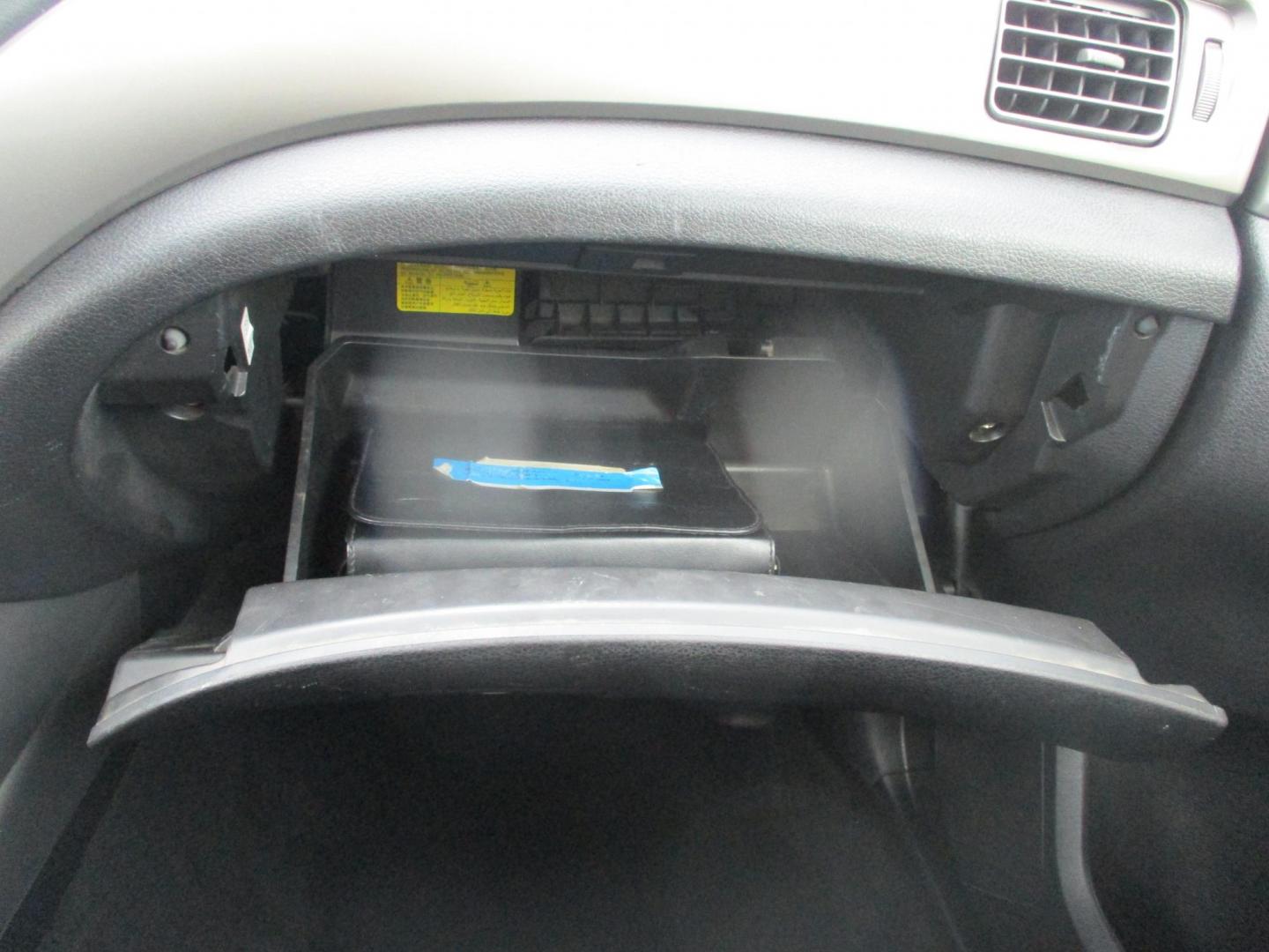 2009 SILVER Subaru Forester 2.5X Premium (JF2SH63699H) with an 2.5L H4 SOHC 16V engine, 4-Speed Automatic transmission, located at 540a Delsea Drive, Sewell, NJ, 08080, (987) 867-5309, 39.752560, -75.111206 - Photo#23