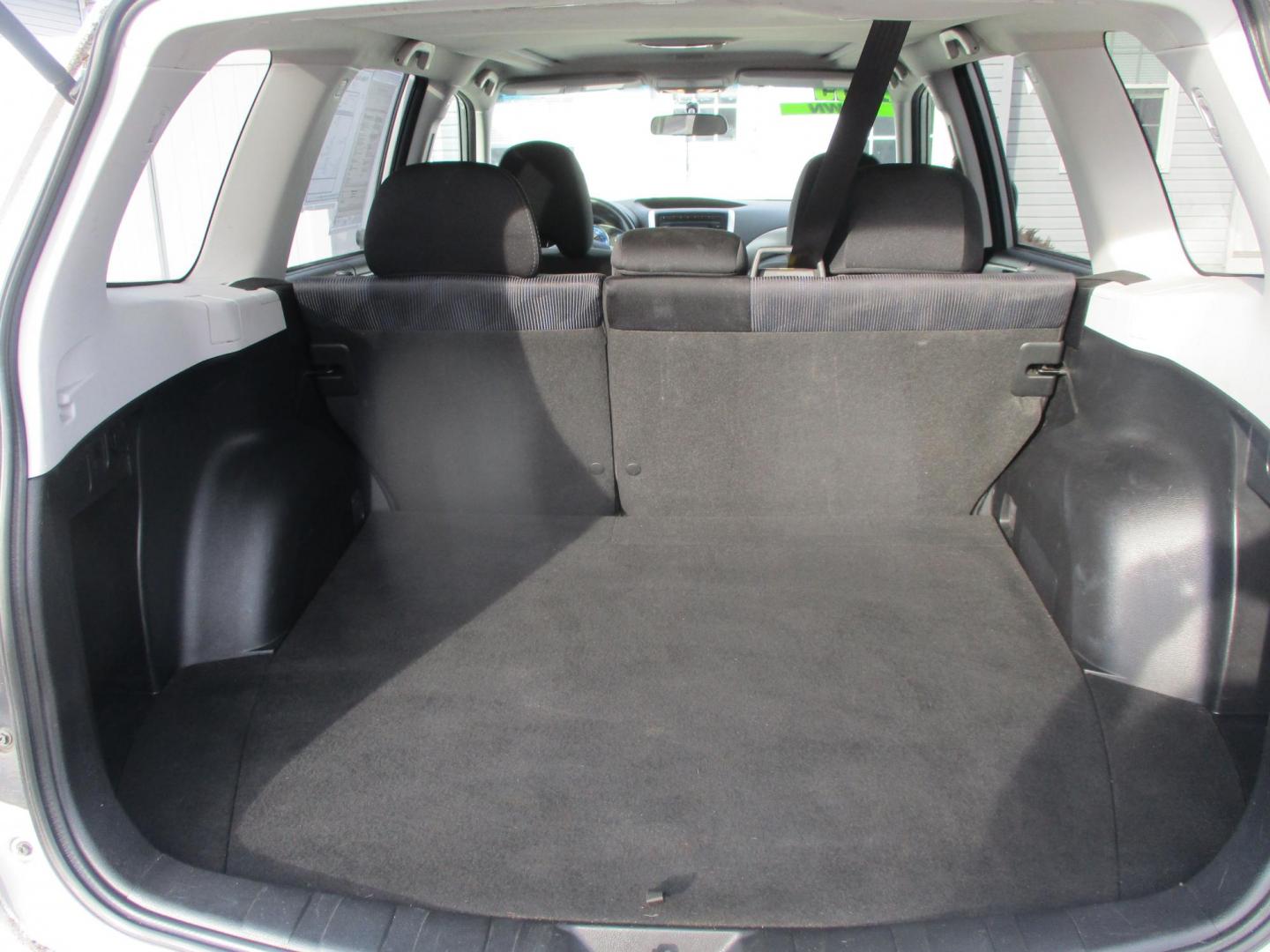 2009 SILVER Subaru Forester 2.5X Premium (JF2SH63699H) with an 2.5L H4 SOHC 16V engine, 4-Speed Automatic transmission, located at 540a Delsea Drive, Sewell, NJ, 08080, (987) 867-5309, 39.752560, -75.111206 - Photo#27