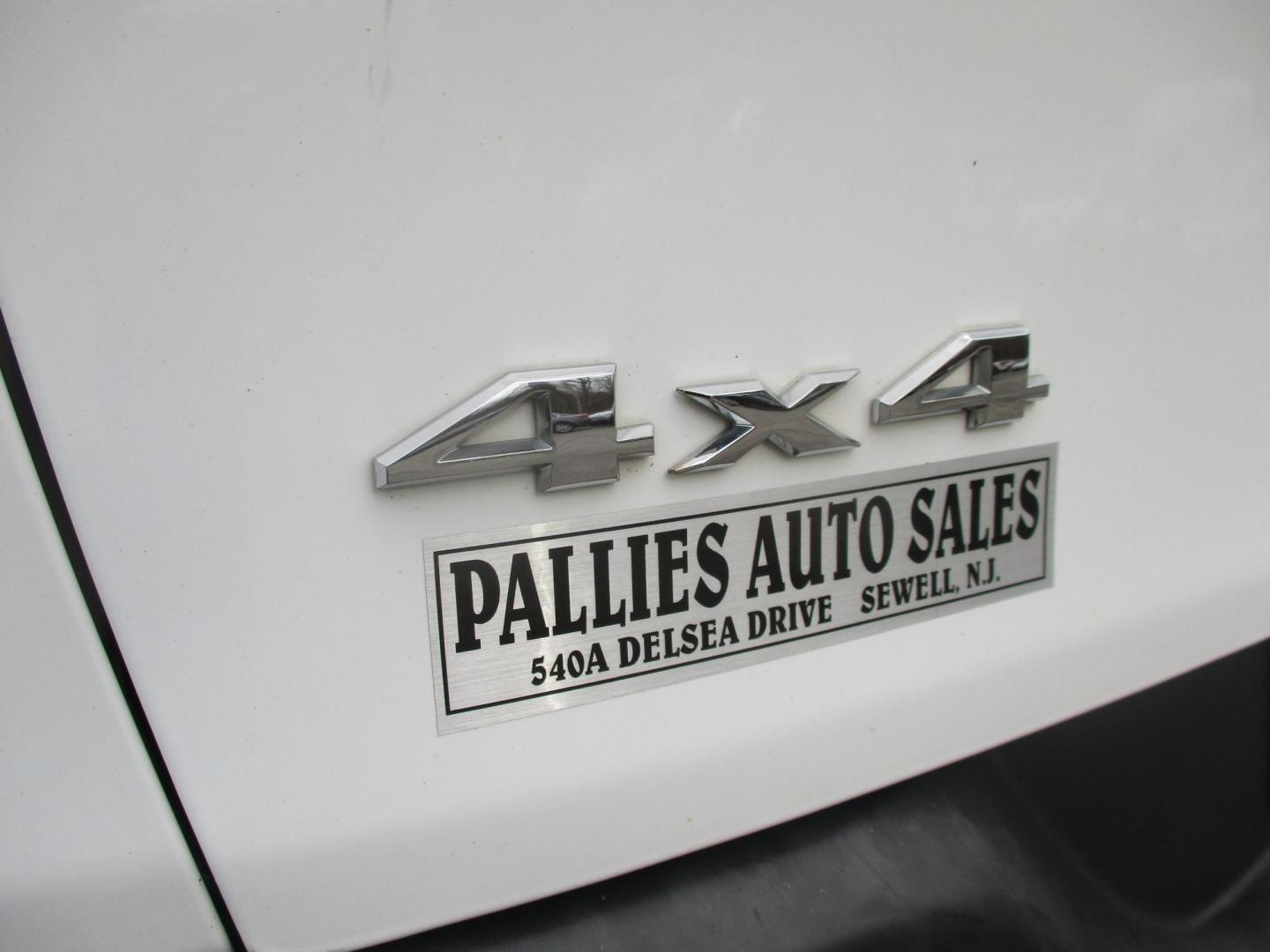 2014 WHITE Jeep Cherokee Limited 4WD (1C4PJMDB4EW) with an 2.4L L4 DOHC 16V engine, 9-Speed Automatic transmission, located at 540a Delsea Drive, Sewell, NJ, 08080, (987) 867-5309, 39.752560, -75.111206 - Photo#5