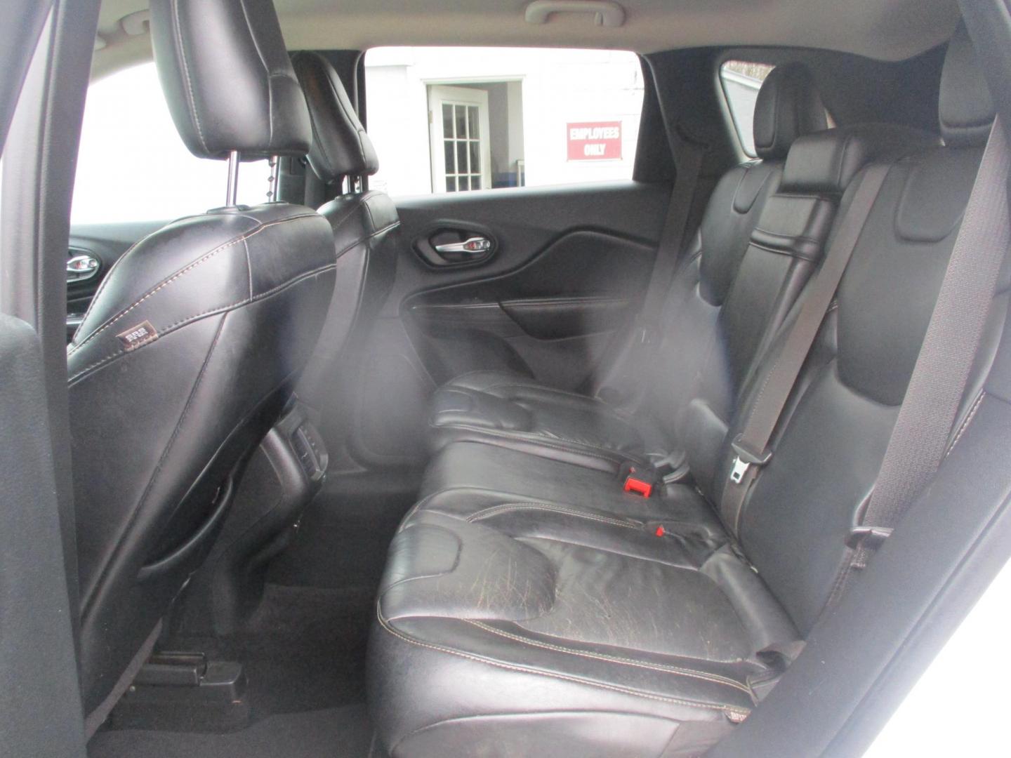 2014 WHITE Jeep Cherokee Limited 4WD (1C4PJMDB4EW) with an 2.4L L4 DOHC 16V engine, 9-Speed Automatic transmission, located at 540a Delsea Drive, Sewell, NJ, 08080, (987) 867-5309, 39.752560, -75.111206 - Photo#16