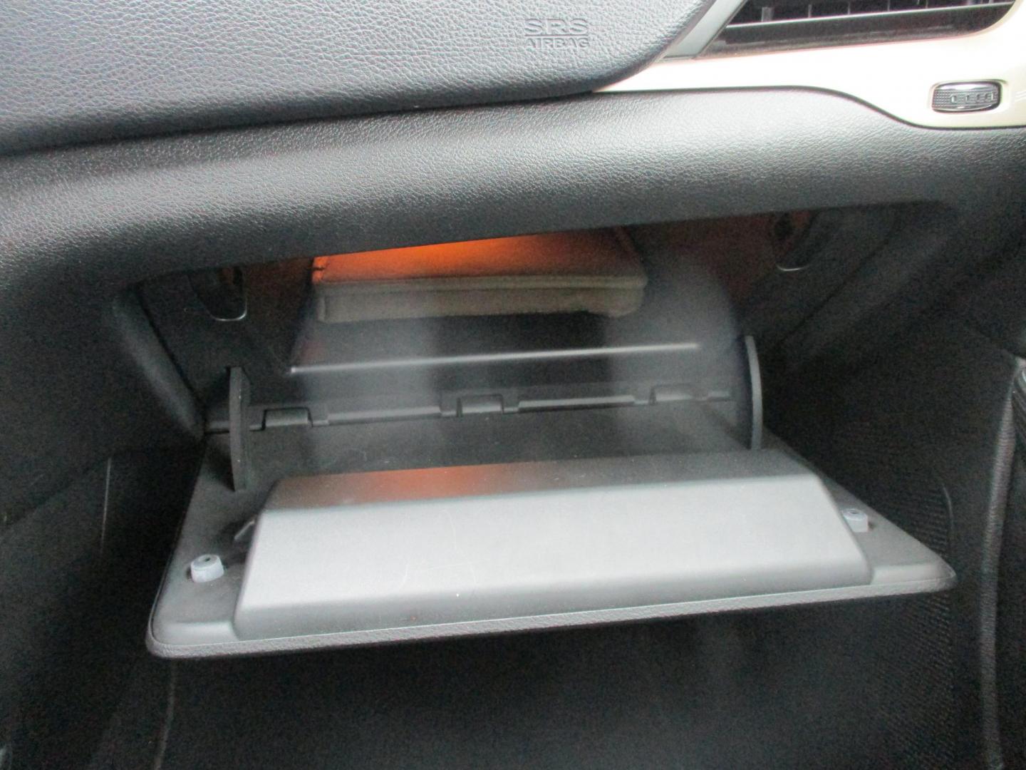 2014 WHITE Jeep Cherokee Limited 4WD (1C4PJMDB4EW) with an 2.4L L4 DOHC 16V engine, 9-Speed Automatic transmission, located at 540a Delsea Drive, Sewell, NJ, 08080, (987) 867-5309, 39.752560, -75.111206 - Photo#25