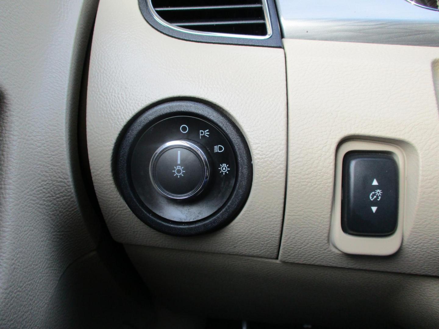 2018 GRAY Ford Taurus SEL AWD (1FAHP2H83JG) with an 3.5L V6 DOHC 24V engine, 6A transmission, located at 540a Delsea Drive, Sewell, NJ, 08080, (987) 867-5309, 39.752560, -75.111206 - Photo#22