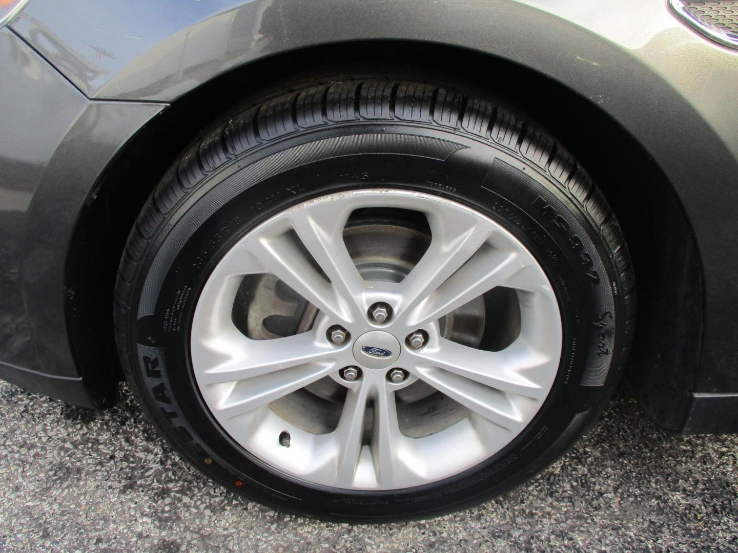 2018 GRAY Ford Taurus SEL AWD (1FAHP2H83JG) with an 3.5L V6 DOHC 24V engine, 6A transmission, located at 540a Delsea Drive, Sewell, NJ, 08080, (987) 867-5309, 39.752560, -75.111206 - Photo#25