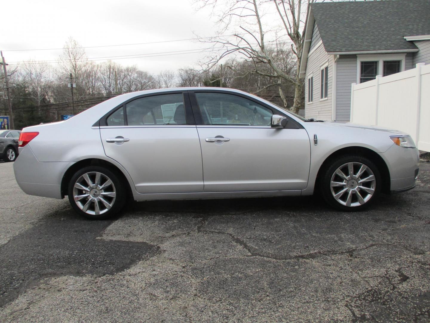 2012 SILVER Lincoln MKZ AWD (3LNHL2JC0CR) with an 3.5L V6 DOHC 24V engine, 6-Speed Automatic transmission, located at 540a Delsea Drive, Sewell, NJ, 08080, (987) 867-5309, 39.752560, -75.111206 - Photo#7