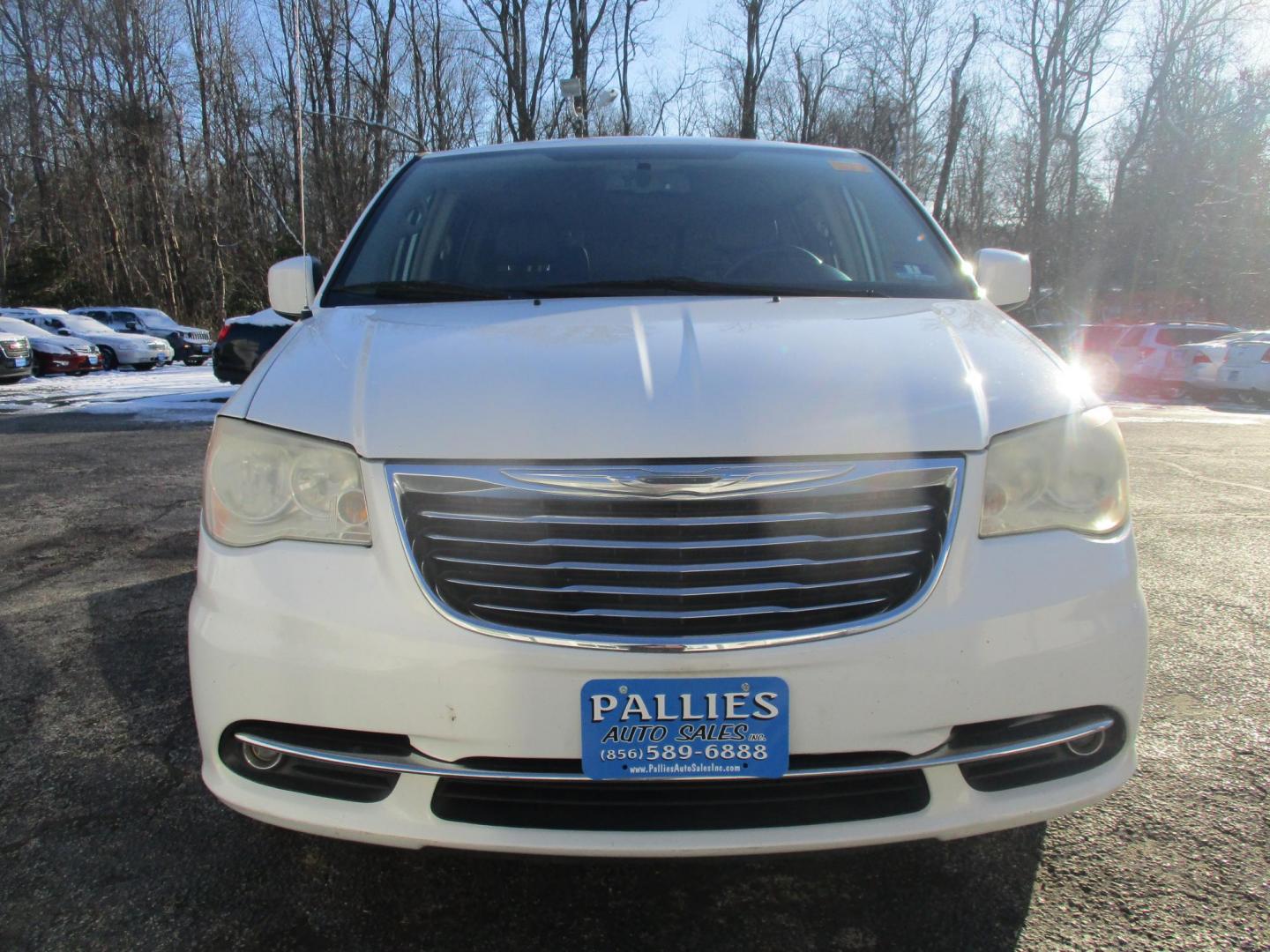 2014 WHITE Chrysler Town & Country Touring (2C4RC1BG0ER) with an 3.6L V6 DOHC 24V engine, 6-Speed Automatic transmission, located at 540a Delsea Drive, Sewell, NJ, 08080, (987) 867-5309, 39.752560, -75.111206 - Photo#7