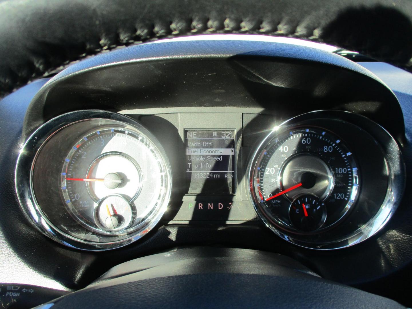 2014 WHITE Chrysler Town & Country Touring (2C4RC1BG0ER) with an 3.6L V6 DOHC 24V engine, 6-Speed Automatic transmission, located at 540a Delsea Drive, Sewell, NJ, 08080, (987) 867-5309, 39.752560, -75.111206 - Photo#15