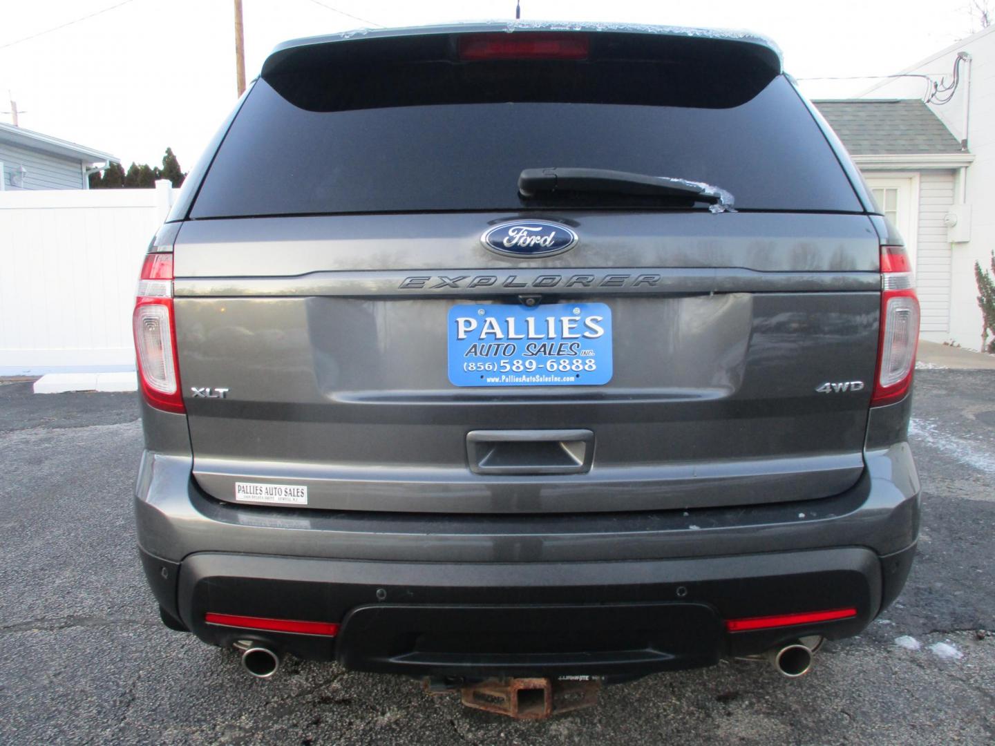 2015 GRAY Ford Explorer XLT 4WD (1FM5K8D87FG) with an 3.5L V6 DOHC 24V engine, 6-Speed Automatic transmission, located at 540a Delsea Drive, Sewell, NJ, 08080, (987) 867-5309, 39.752560, -75.111206 - Photo#3