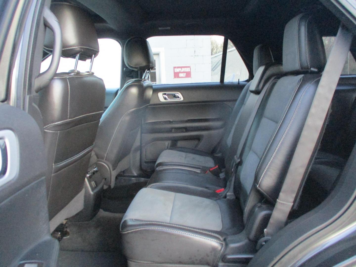 2015 GRAY Ford Explorer XLT 4WD (1FM5K8D87FG) with an 3.5L V6 DOHC 24V engine, 6-Speed Automatic transmission, located at 540a Delsea Drive, Sewell, NJ, 08080, (987) 867-5309, 39.752560, -75.111206 - Photo#16