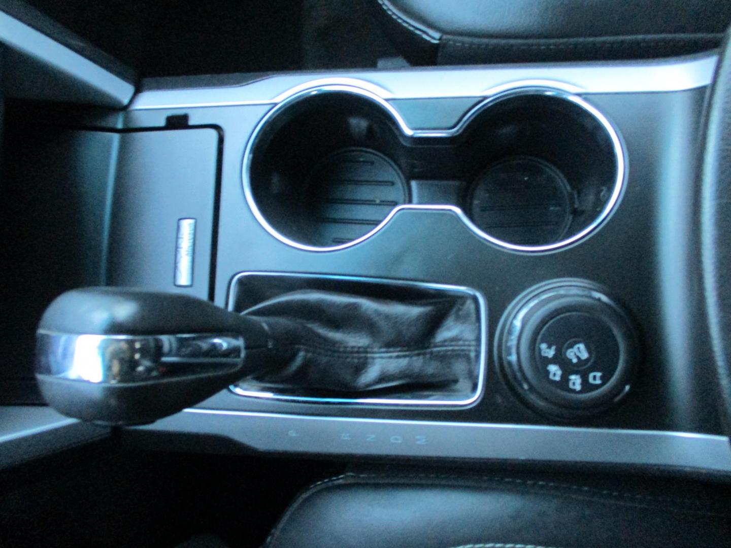 2015 GRAY Ford Explorer XLT 4WD (1FM5K8D87FG) with an 3.5L V6 DOHC 24V engine, 6-Speed Automatic transmission, located at 540a Delsea Drive, Sewell, NJ, 08080, (987) 867-5309, 39.752560, -75.111206 - Photo#26