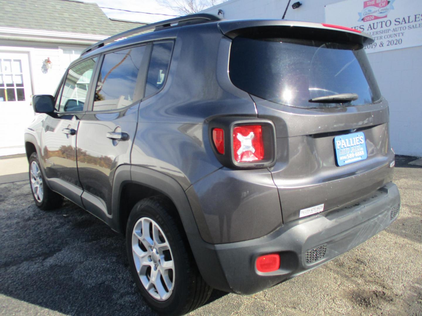 2017 GRAY Jeep Renegade Latitude 4WD (ZACCJBBB1HP) with an 2.4L L4 DOHC 16V engine, 6M transmission, located at 540a Delsea Drive, Sewell, NJ, 08080, (987) 867-5309, 39.752560, -75.111206 - Photo#2