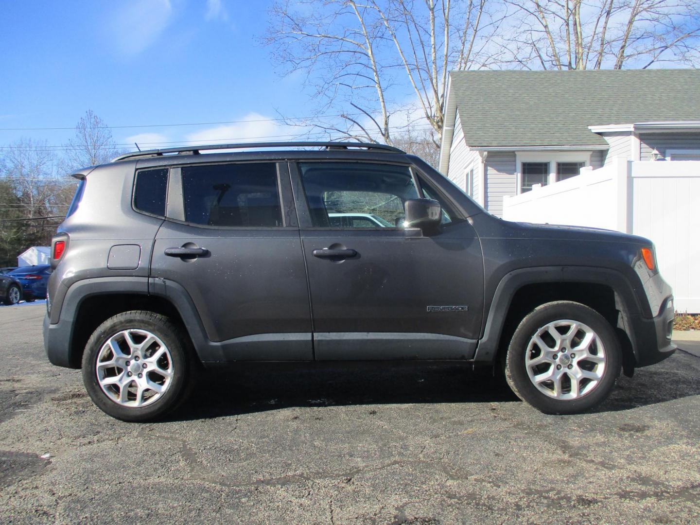 2017 GRAY Jeep Renegade Latitude 4WD (ZACCJBBB1HP) with an 2.4L L4 DOHC 16V engine, 6M transmission, located at 540a Delsea Drive, Sewell, NJ, 08080, (987) 867-5309, 39.752560, -75.111206 - Photo#7