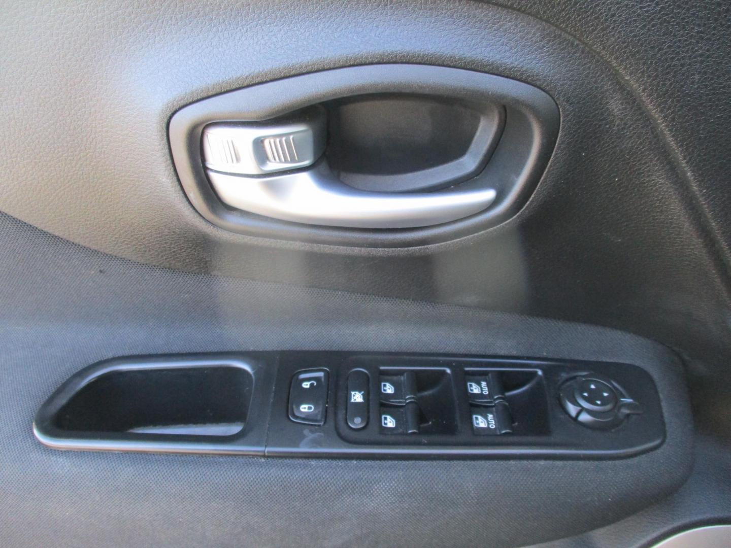 2017 GRAY Jeep Renegade Latitude 4WD (ZACCJBBB1HP) with an 2.4L L4 DOHC 16V engine, 6M transmission, located at 540a Delsea Drive, Sewell, NJ, 08080, (987) 867-5309, 39.752560, -75.111206 - Photo#11