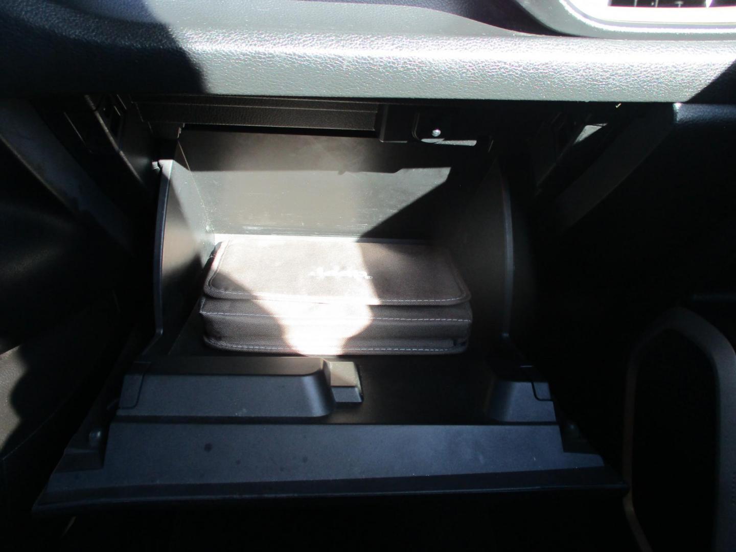 2017 GRAY Jeep Renegade Latitude 4WD (ZACCJBBB1HP) with an 2.4L L4 DOHC 16V engine, 6M transmission, located at 540a Delsea Drive, Sewell, NJ, 08080, (987) 867-5309, 39.752560, -75.111206 - Photo#24